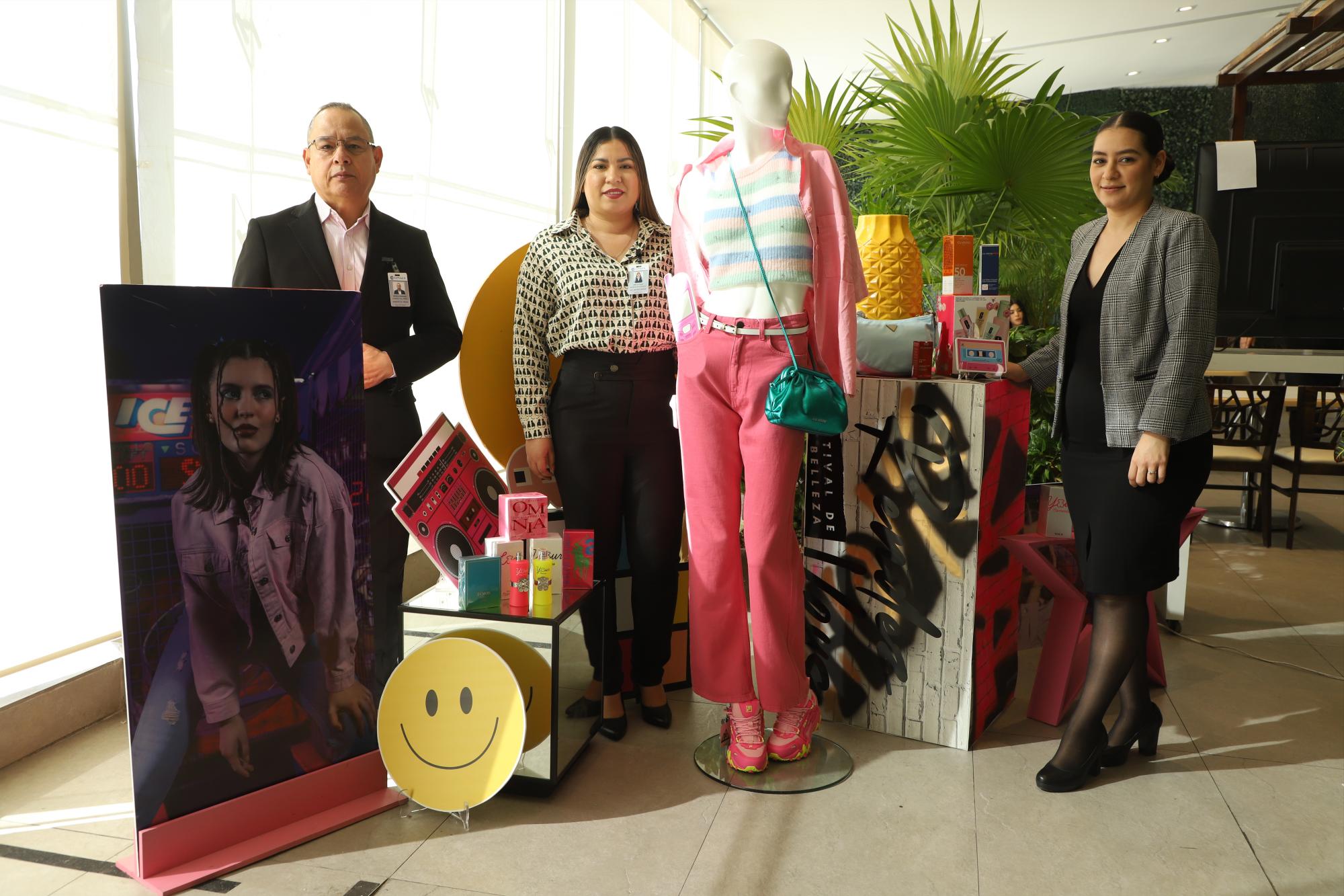 $!Sergio Horacio Correa, Iris Muñoz y Denise Rodríguez.