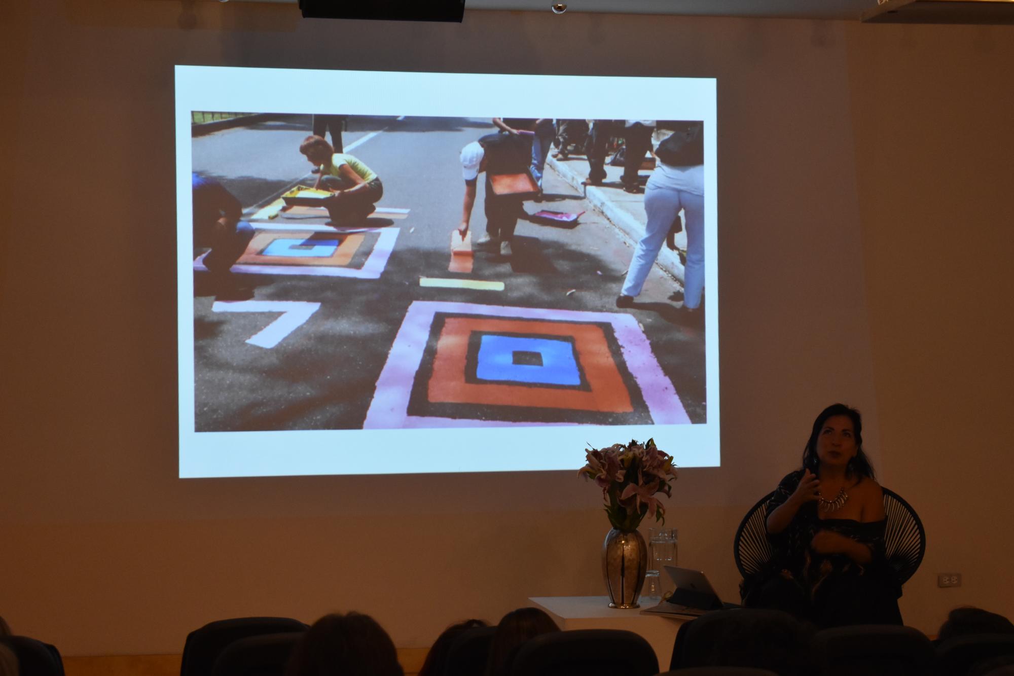 $!La artista compartió imágenes de su trabajo.