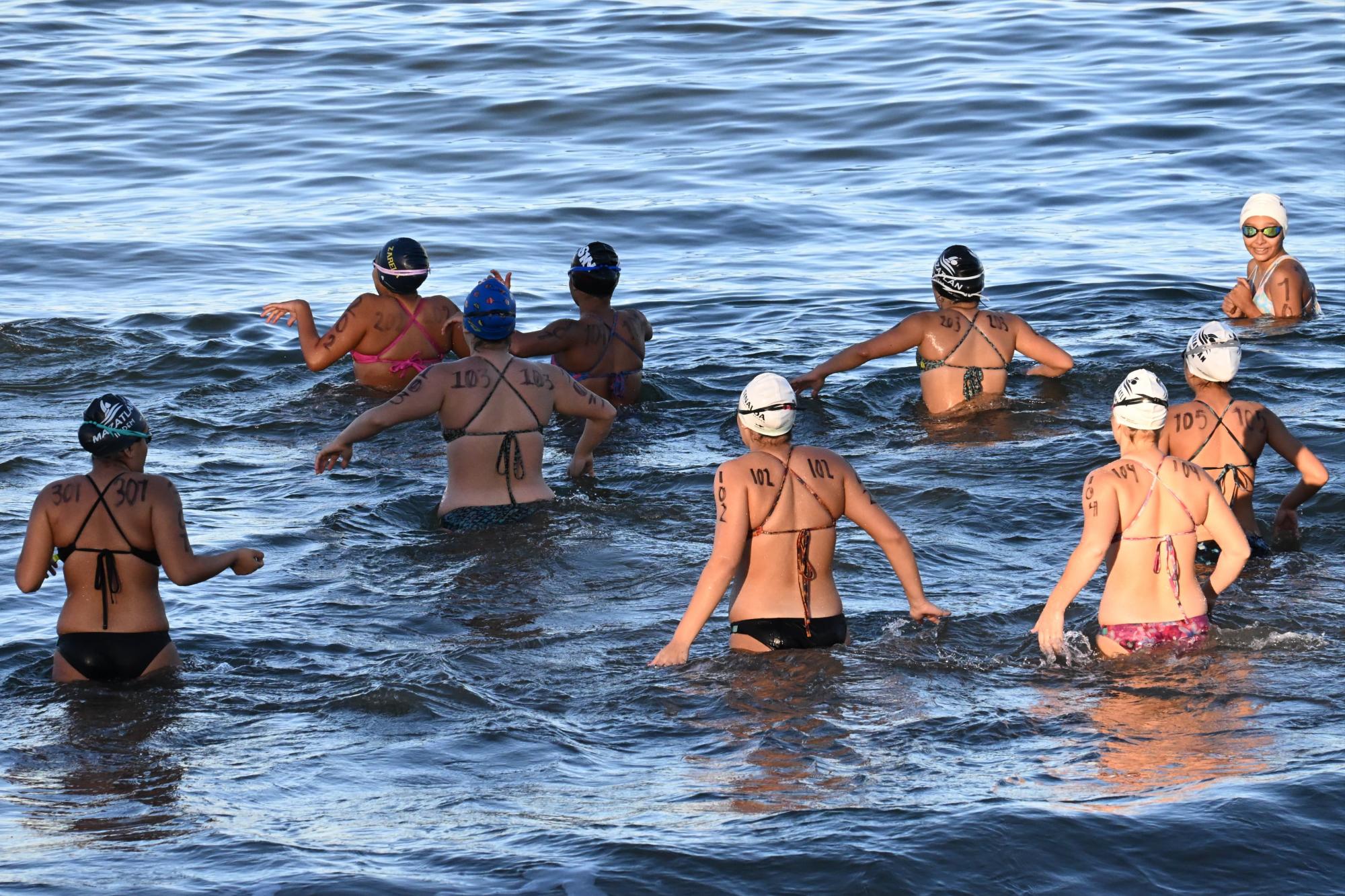 $!Camila Ramos y Carlos Mercado conquistan el Selectivo Municipal de Aguas Abiertas