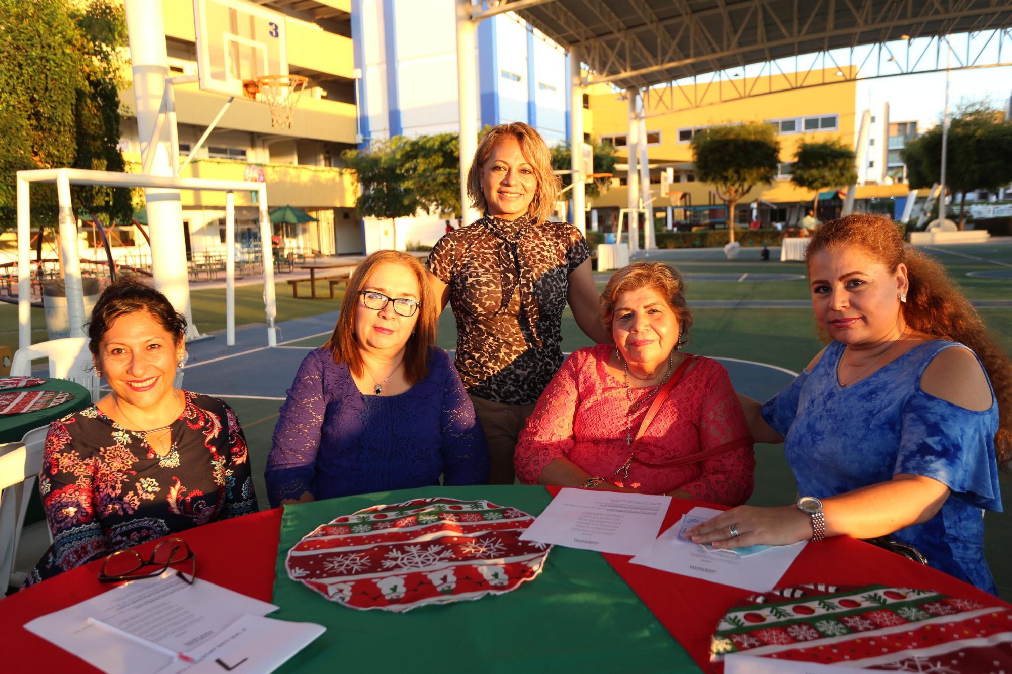 $!Lourdes Rodríguez, Balbina Meza, Lilia Ruth Guízar, María Osuna y Mari Sánchez.