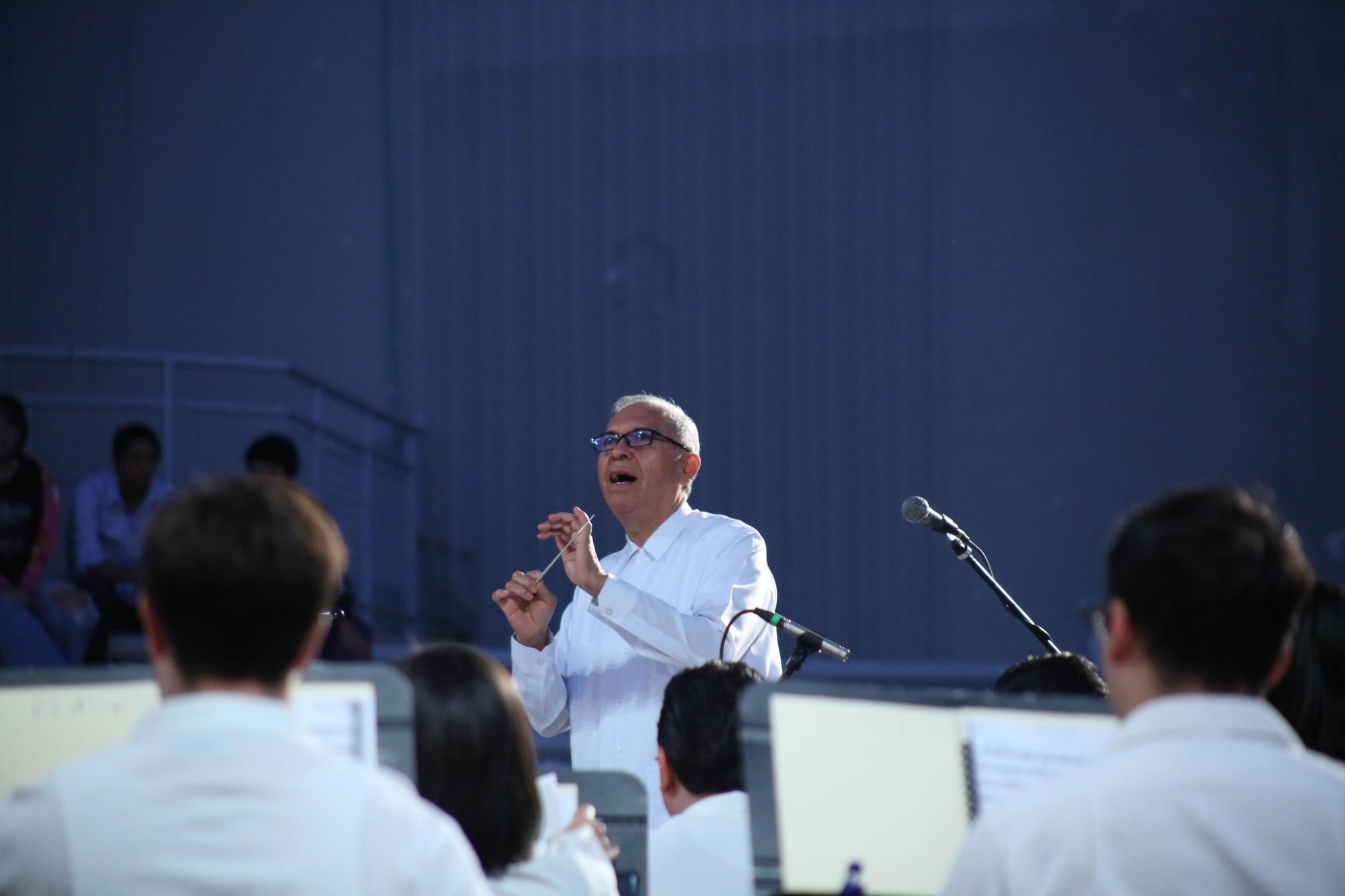 $!El maestro Baltazar Hernández Cano dirige la agrupación.