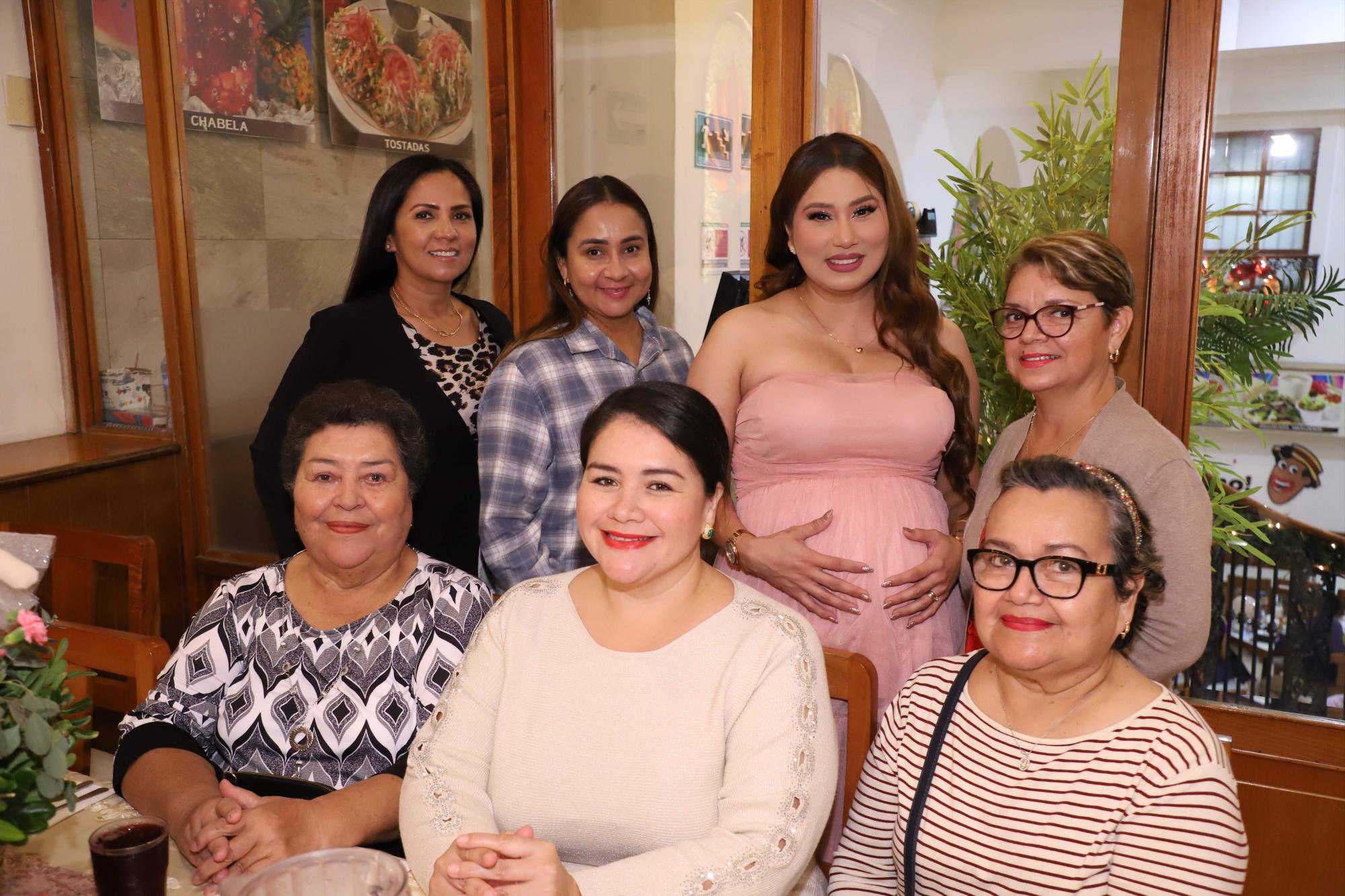 $!Esmeralda Bucio, Gladis Valencia, Miriam, Ana Montes, Isabel Marín, Ana Tirado y Siria Camargo.