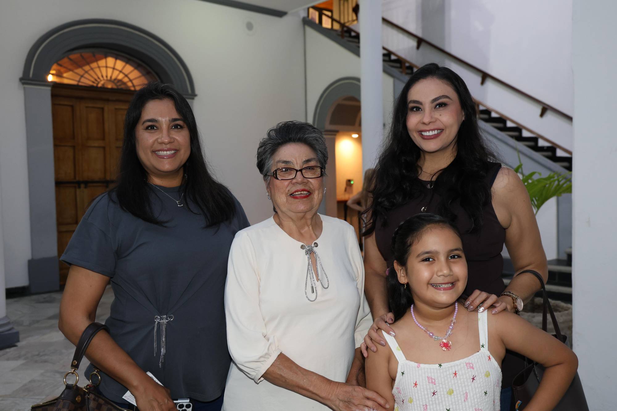 $!Esmeralda Guzmán, Consuelo Robles, Perla Guzmán y la pequeña Beah Herrejón