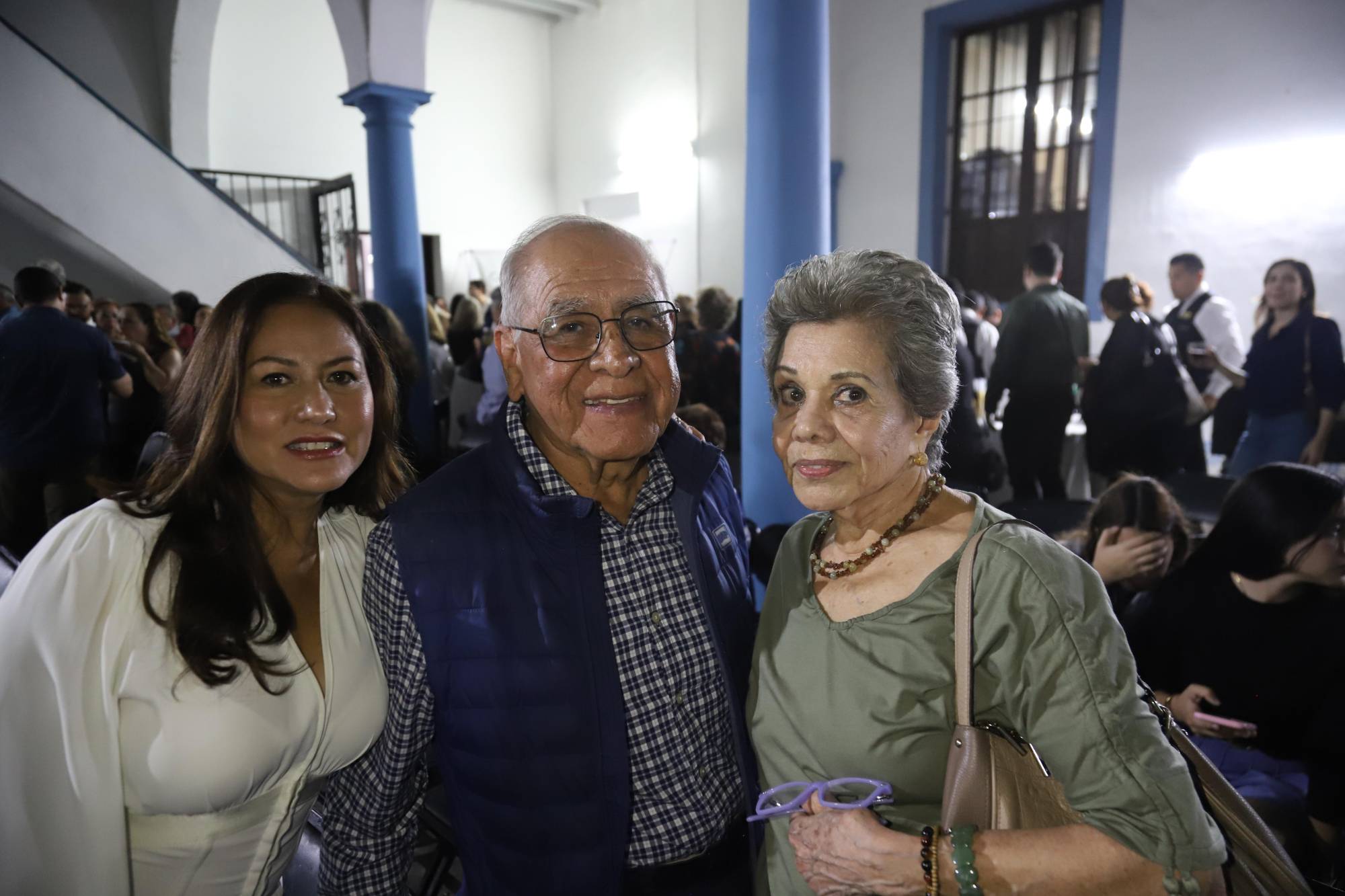 $!Martha y Dagoberto Ramírez junto a Elsa Tirado.