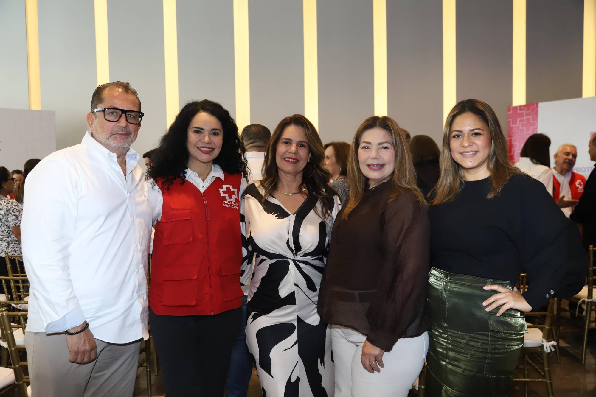 $!Jesús Lizárraga, Elsy López, Kenya Lizárraga, Elizabeth Peraza y Dunia Oceguera.