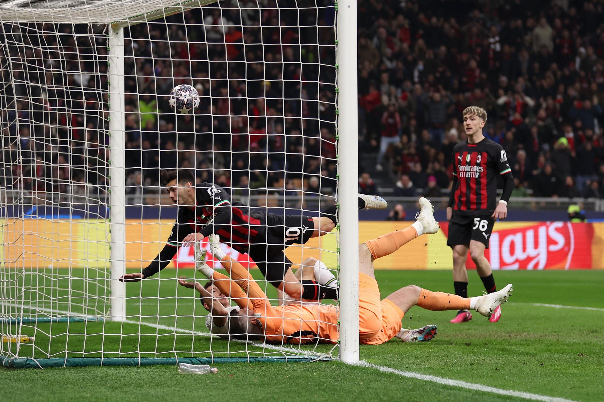 $!El Milan vuelve a lo grande, al tomar ventaja sobre el Tottenham en los octavos de final