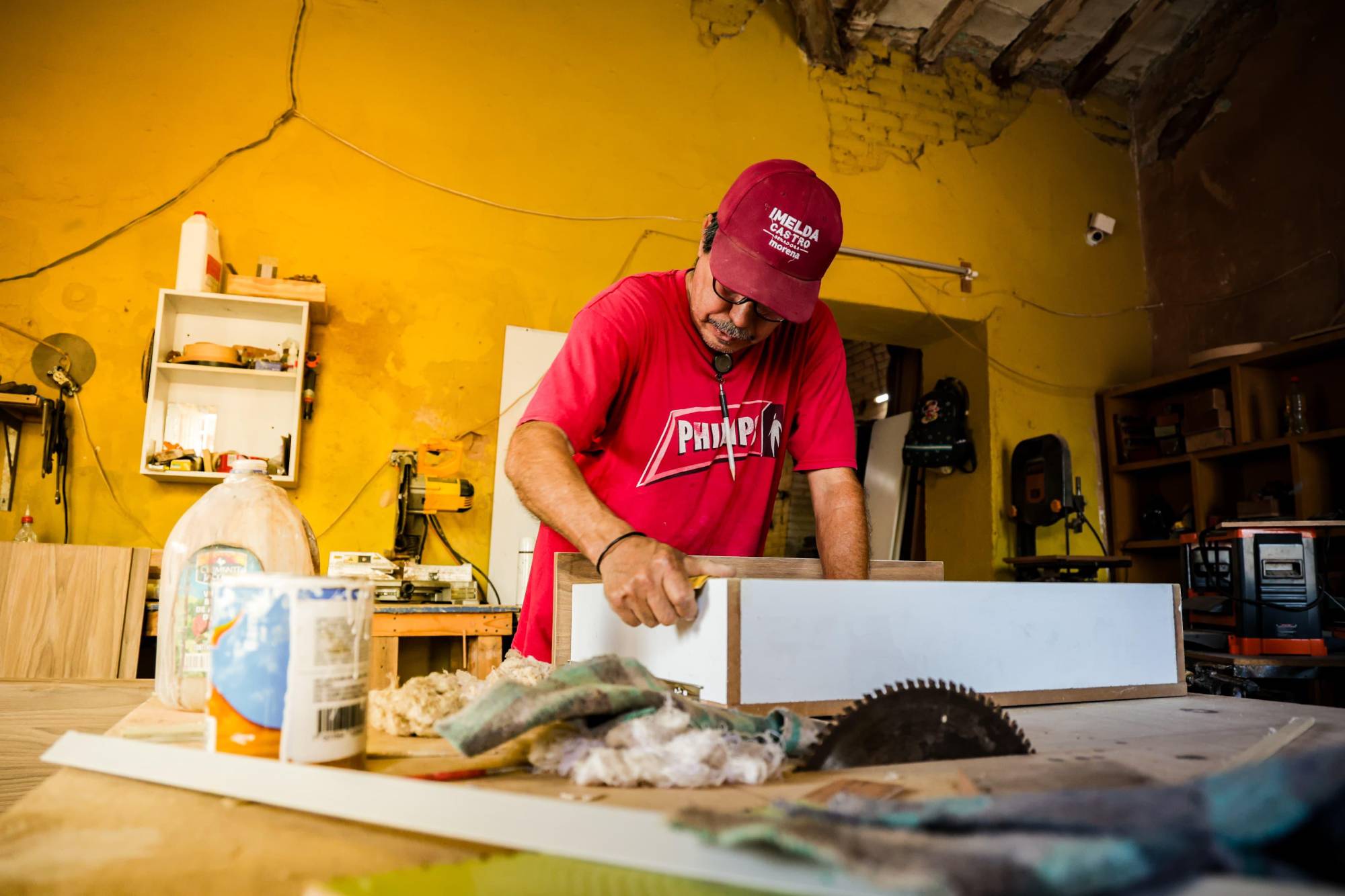 $!Una vida trabajando la madera, Evaristo y su amor a la carpintería