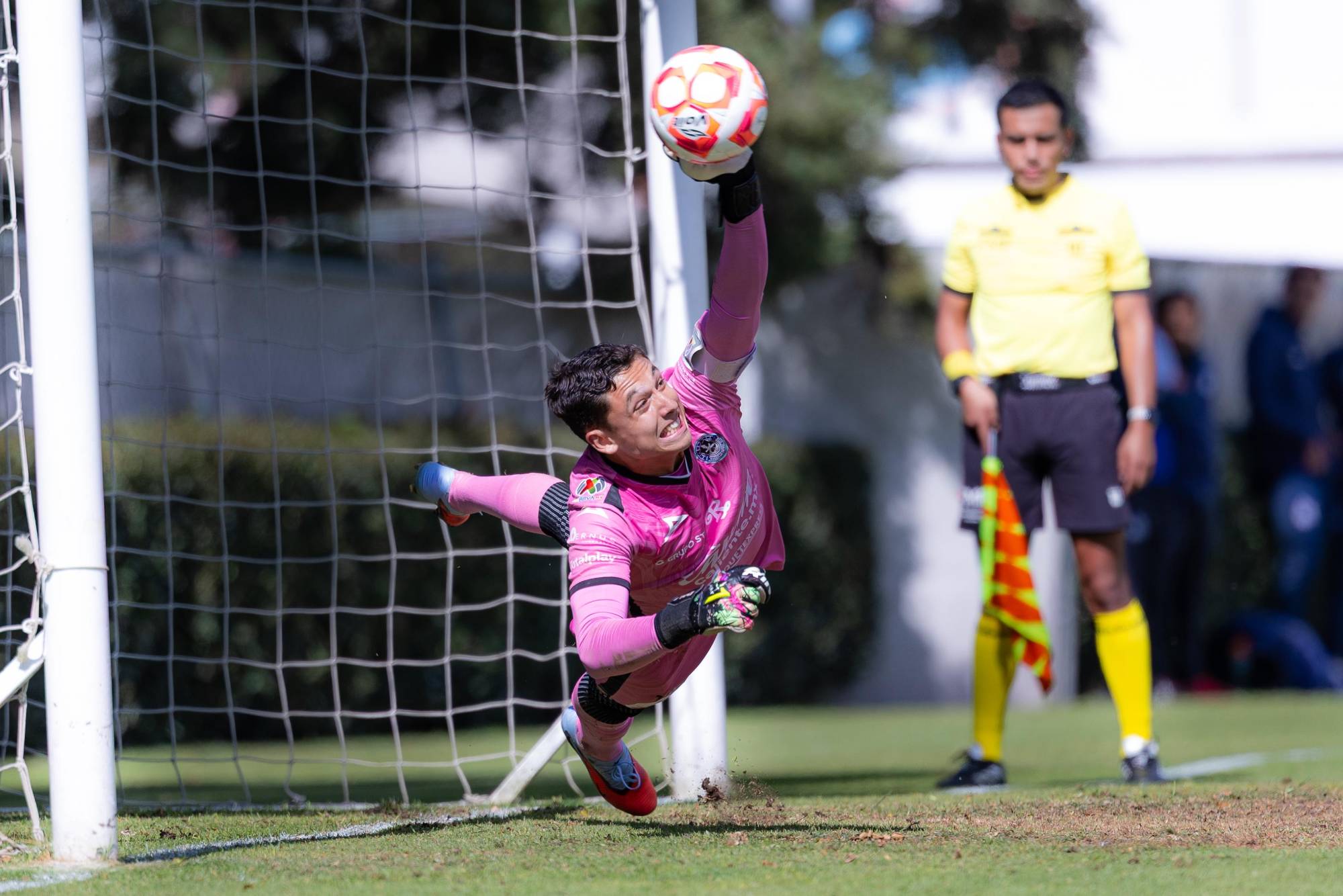 $!La Armería sumó puntos en su visita a Puebla