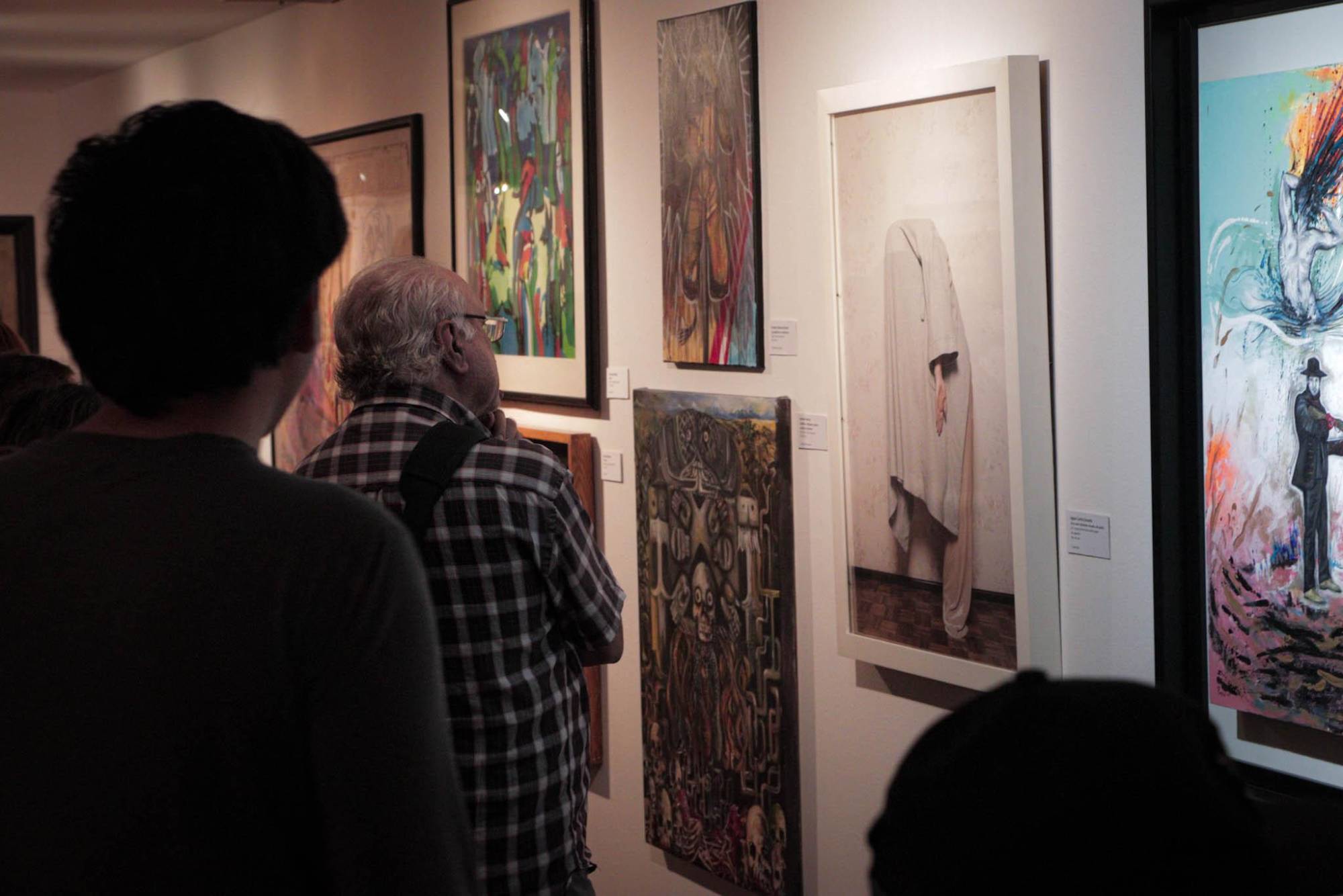 $!La exposición reúne alrededor de 50 obras y se exhibe en la sala 4 del recinto.