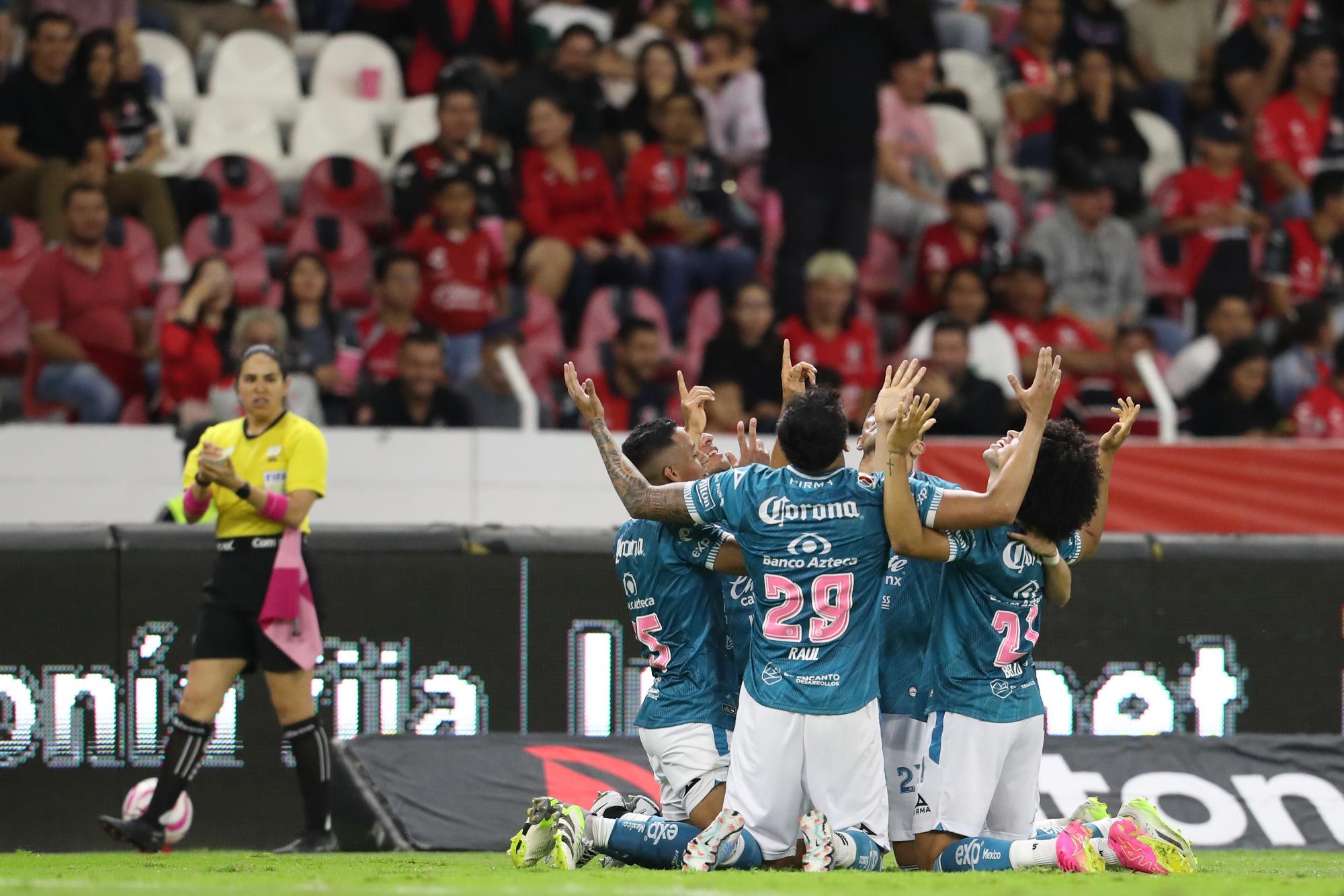 $!Con doblete de Ake Loba, Mazatlán saca los tres puntos del Jalisco