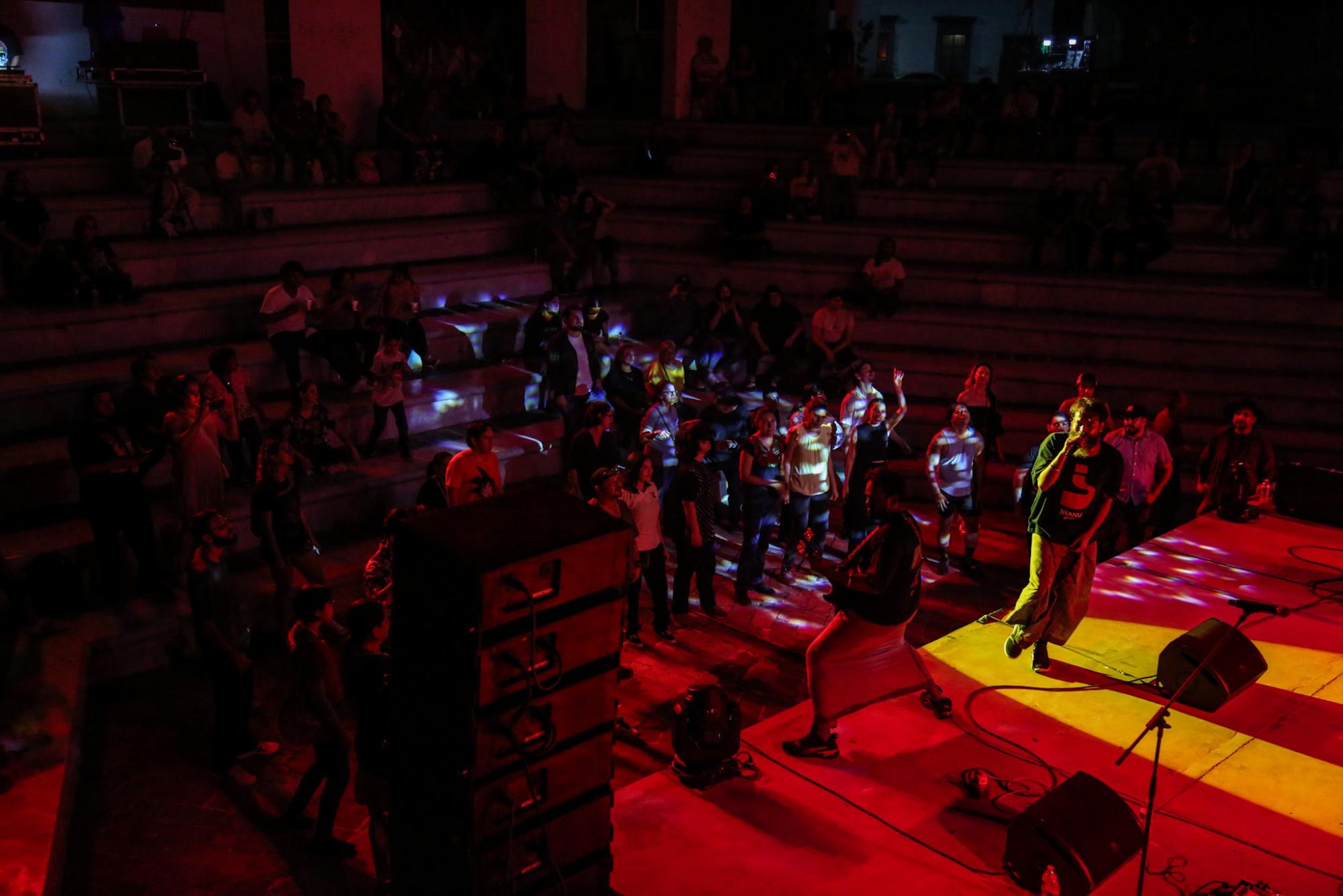 $!Los jóvenes que acudieron al ágora ‘Rosario Castellanos’ slamearon con ellos.