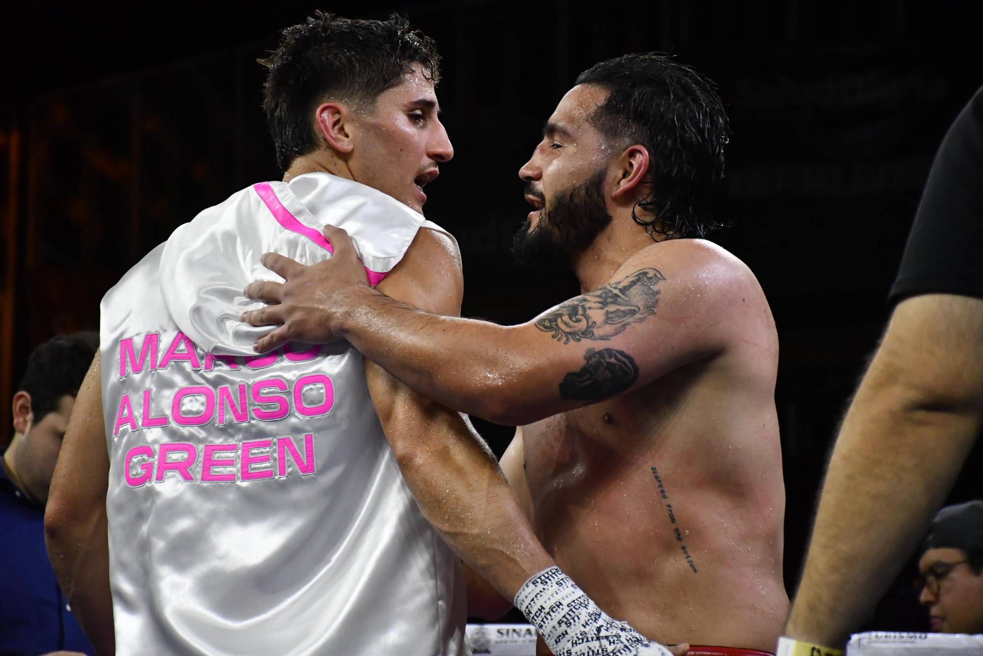 $!Marco Verde brilla en su primera pelea profesional en México