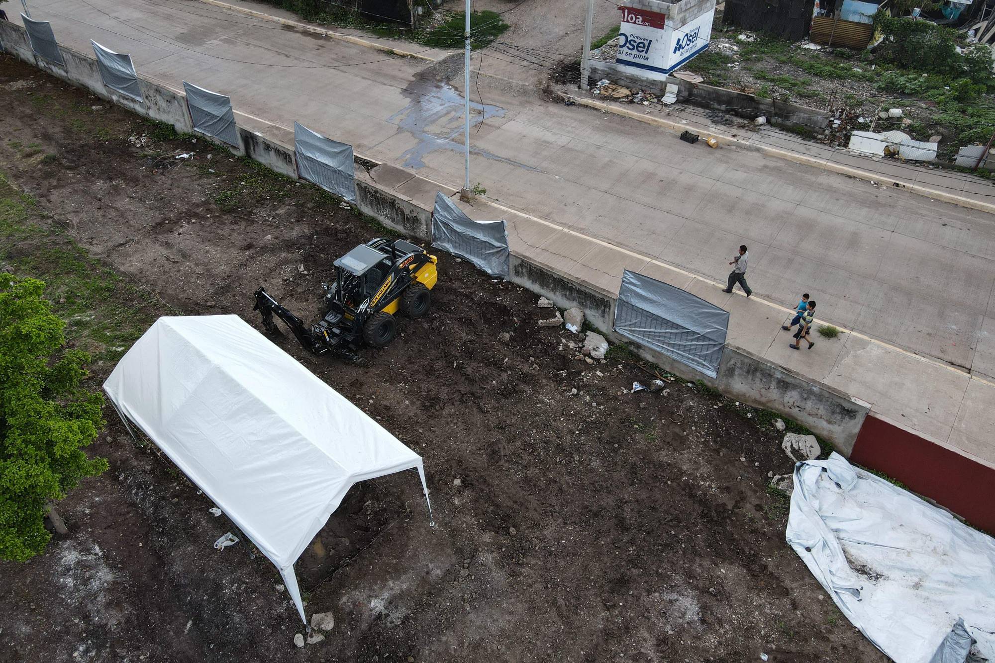 $!La necrópolis de los anónimos: en la fosa común del 21 de Marzo los cuerpos sin identificar están envueltos en hules negros