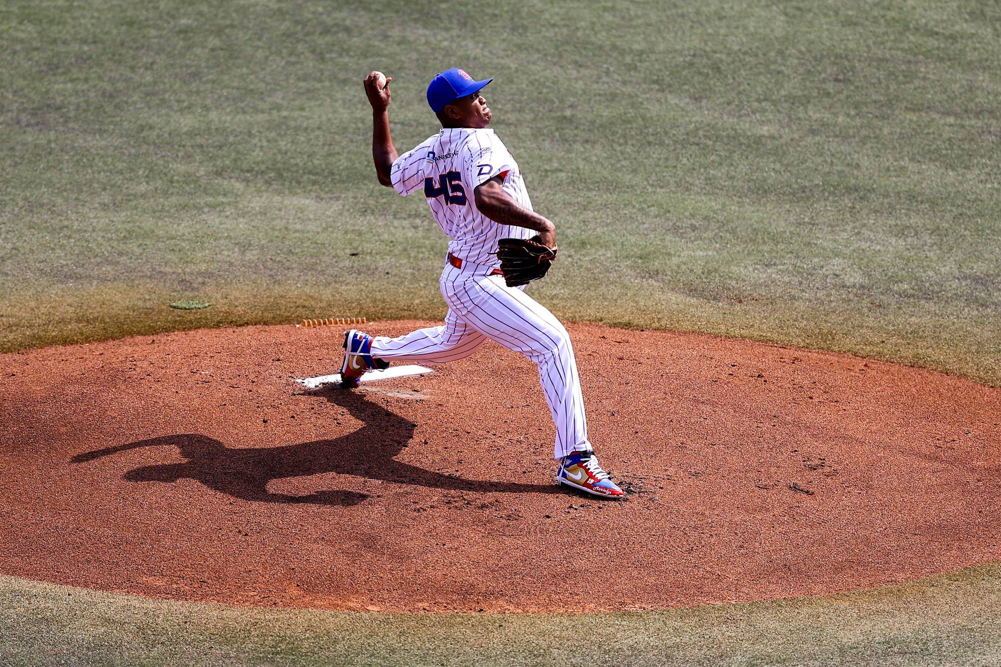 $!Leones del Escogido asesta el segundo golpe y vence a Cangrejeros de Santurce en la Serie del Caribe Jalisco 2026