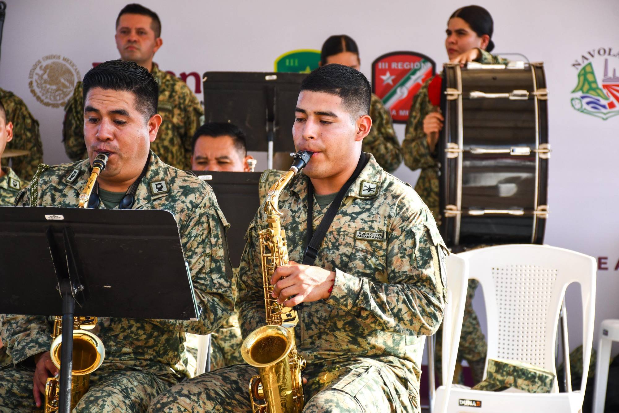$!Banda de la Tercera Región Militar lleva concierto al malecón de Altata, Navolato