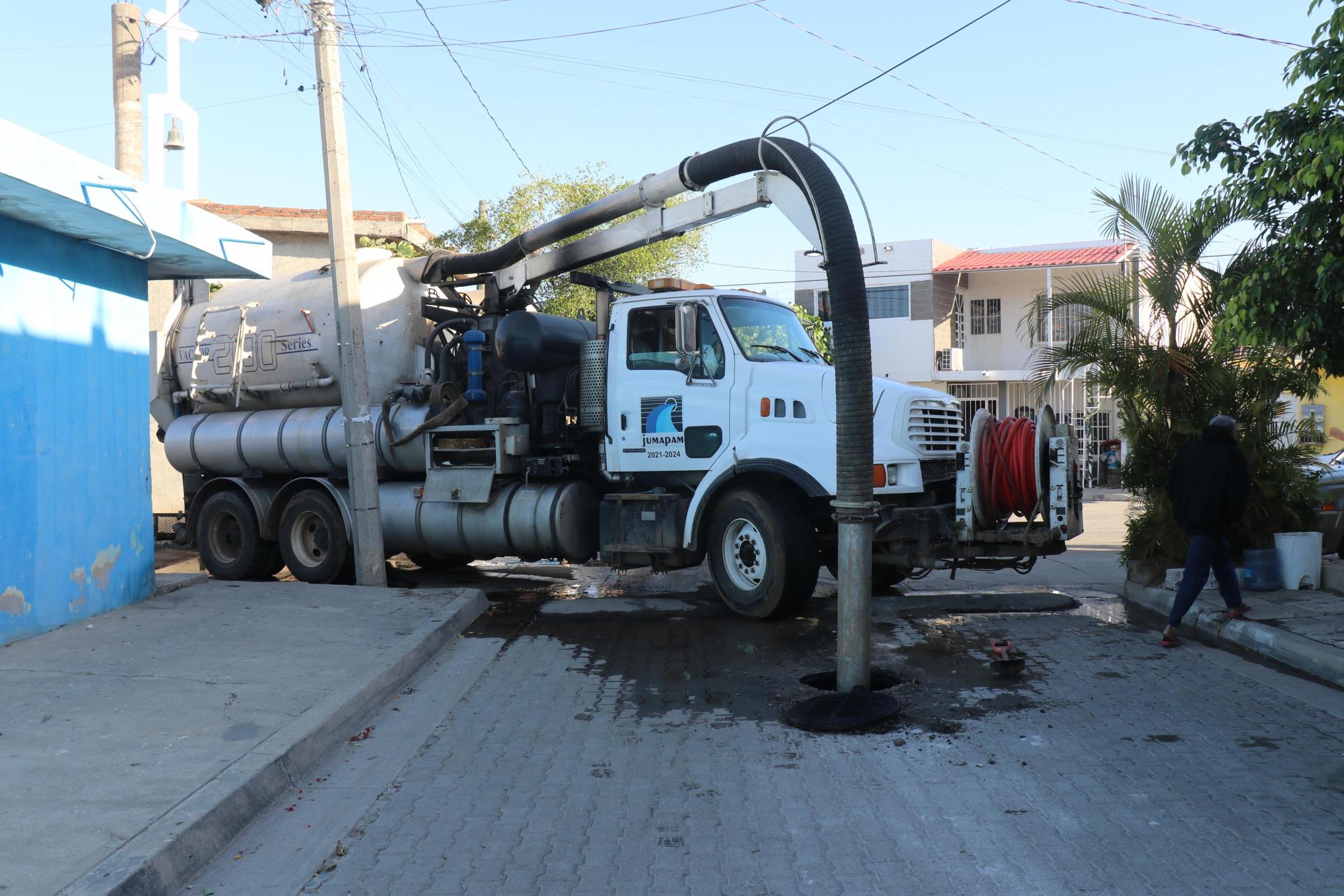 $!Recolecta Jumapam escombro y basura en la colonia 20 de Noviembre