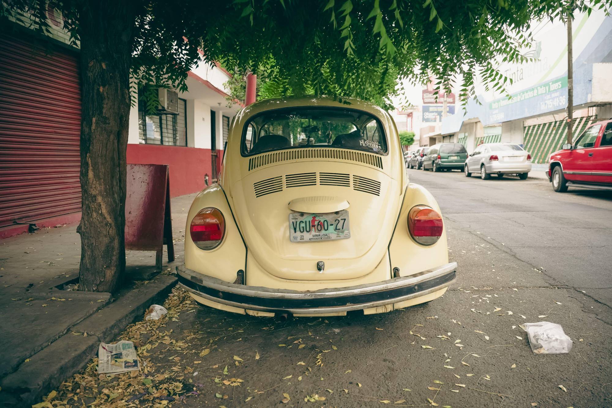 $!El padre, el hijo y el ‘vocho’: don Arturo y el amor eterno a su retoño