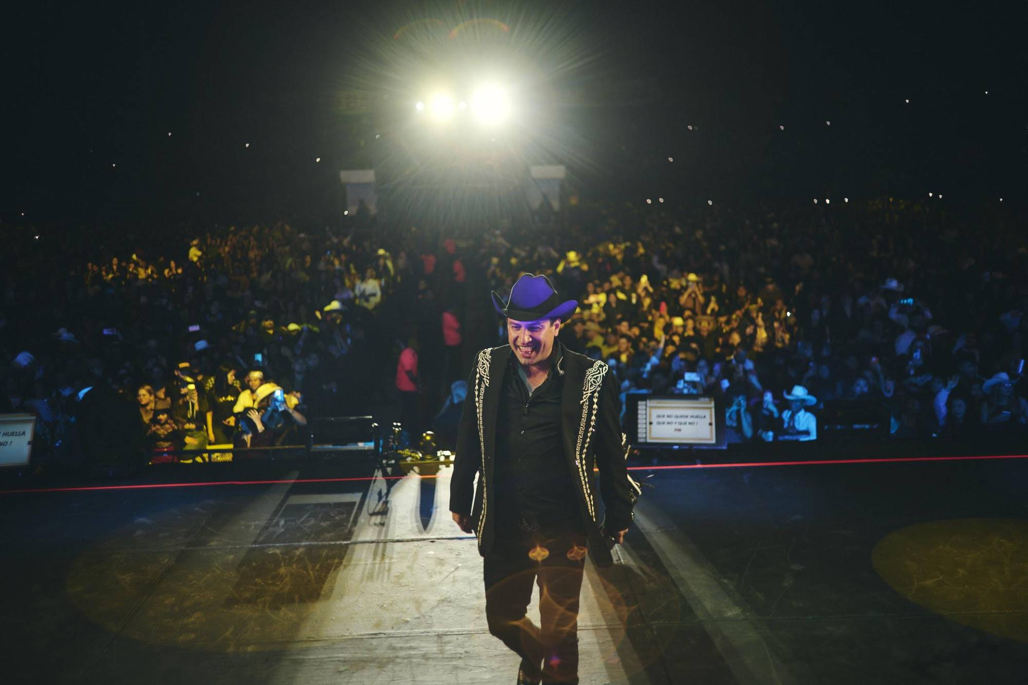 $!El intérprete chiapaneco fue bien recibido por el público de Honduras.