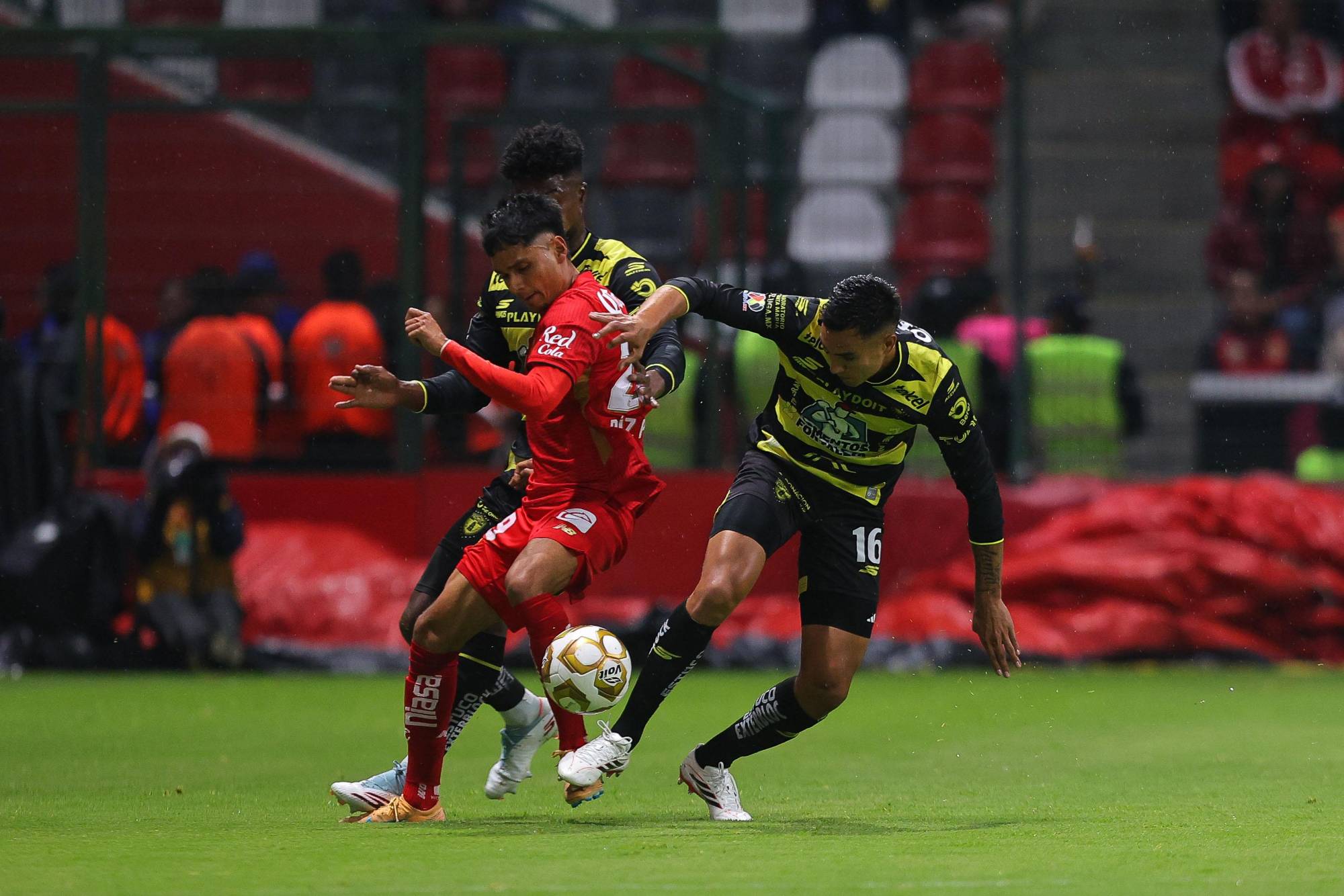 $!Pachuca apaga el infierno y vence por la mínima al Toluca