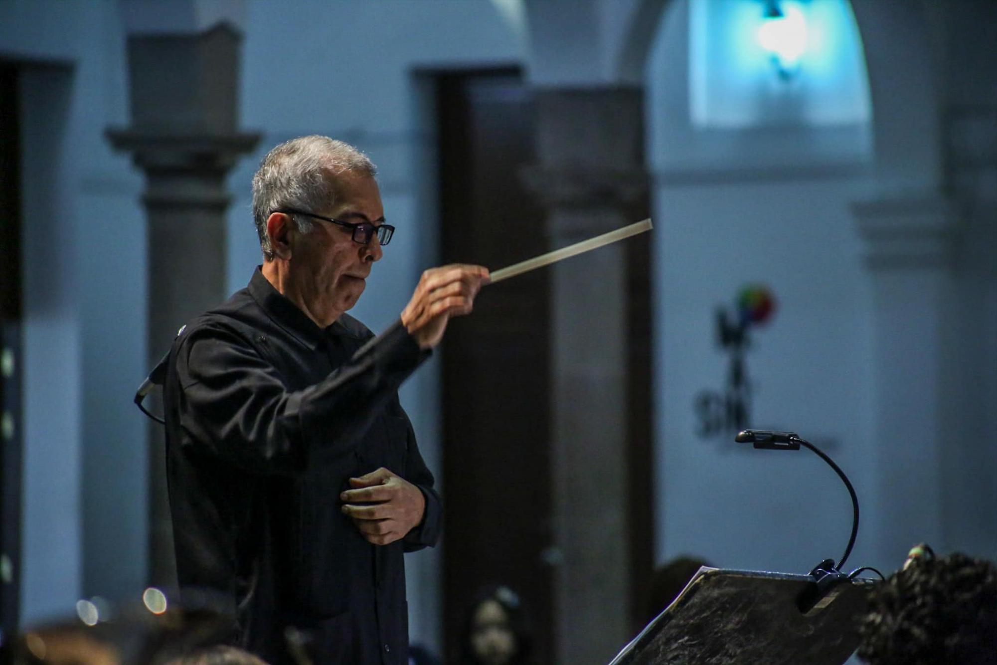 $!La Banda Sinfónica Juvenil del Estado es dirigida por el maestro Baltazar Hernández Cano.