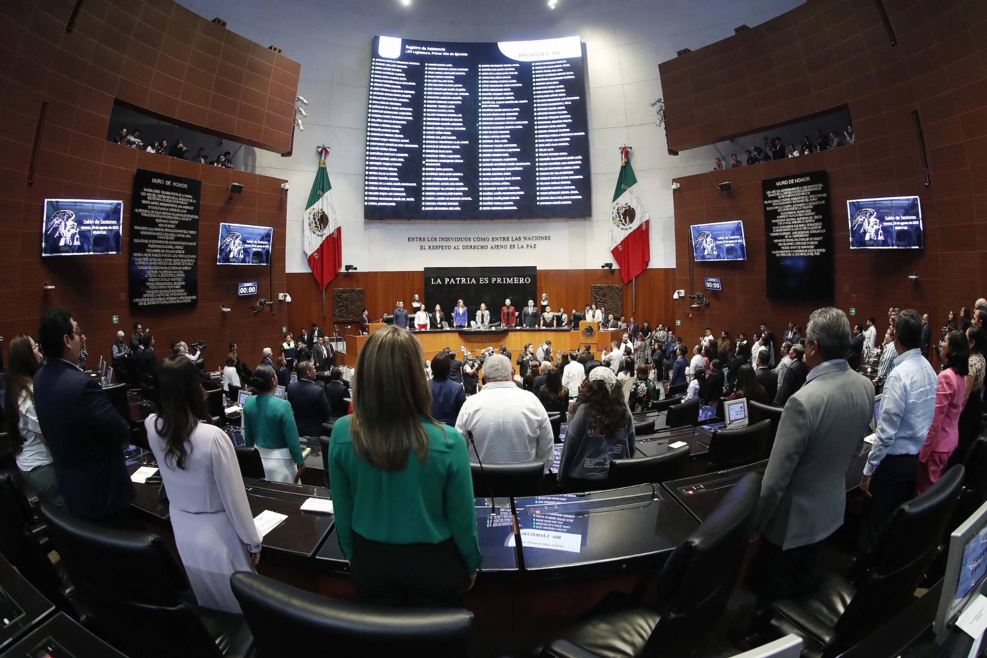 $!Laura Itzel Castillo asume presidencia del Senado, llama a construir un debate con respeto y de altura