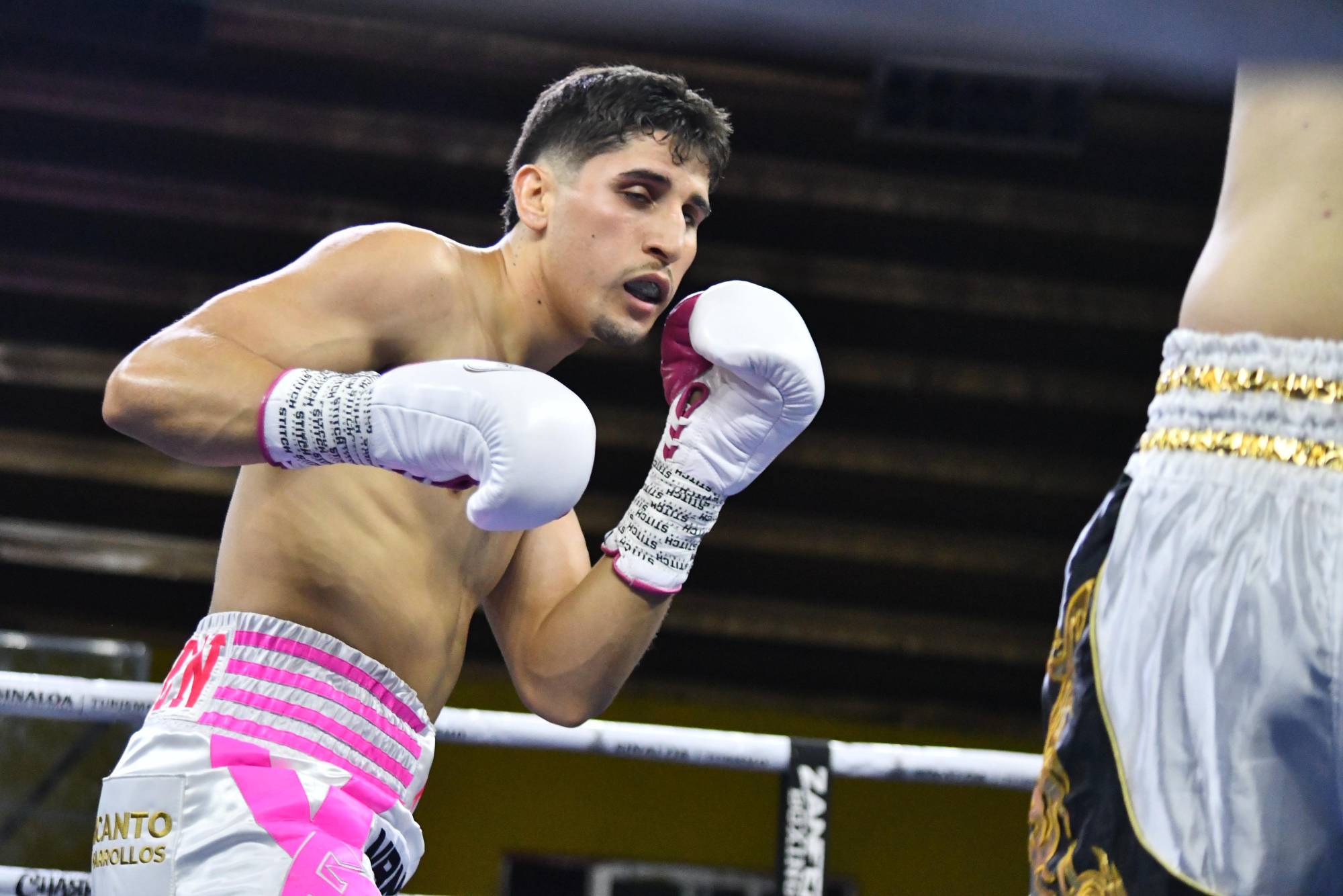 $!Marco Verde brilla en su primera pelea profesional en México