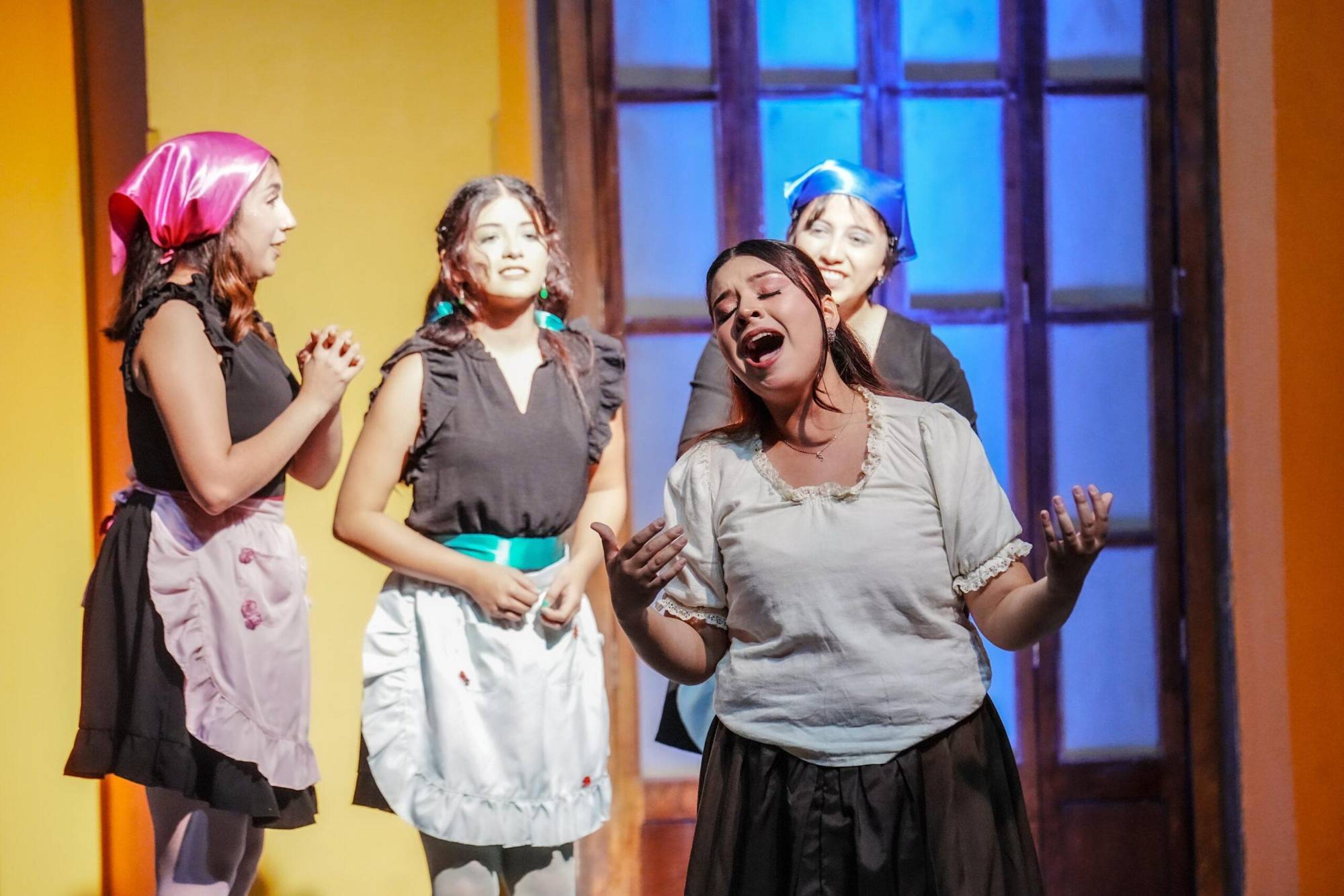 $!Las líneas vocales se expandían en cada escena