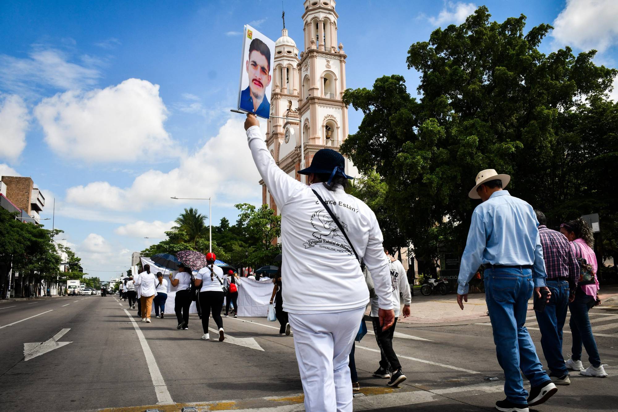 $!En Culiacán, marchan familias para visibilizar crisis de desapariciones en Sinaloa