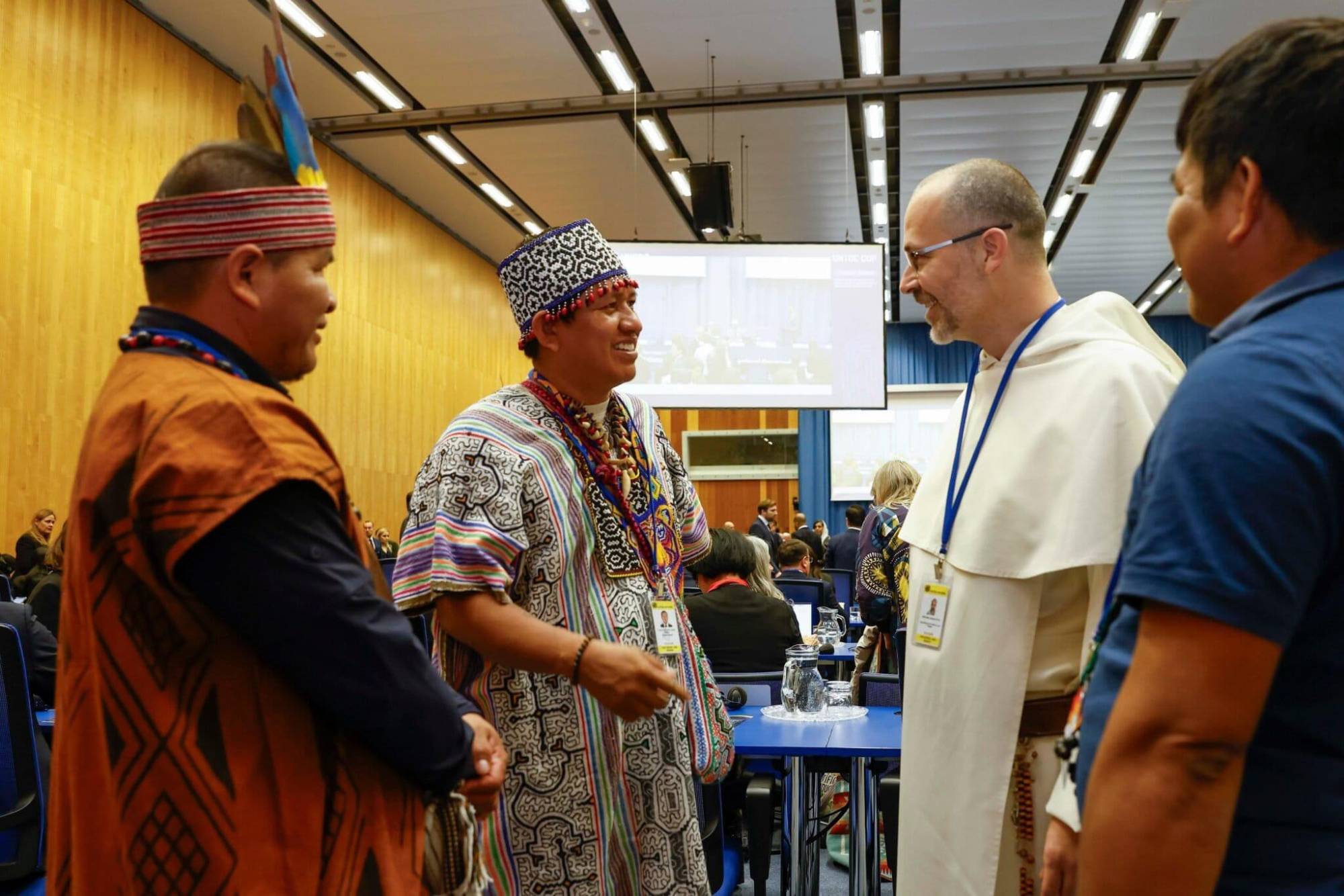 $!Los líderes indígenas de Perú, Jamer López, de ORAU y Marcelo Odicio de Fenacoka, en la Cumbre de las Naciones Unidas contra la Delincuencia Organizada Transnacional.