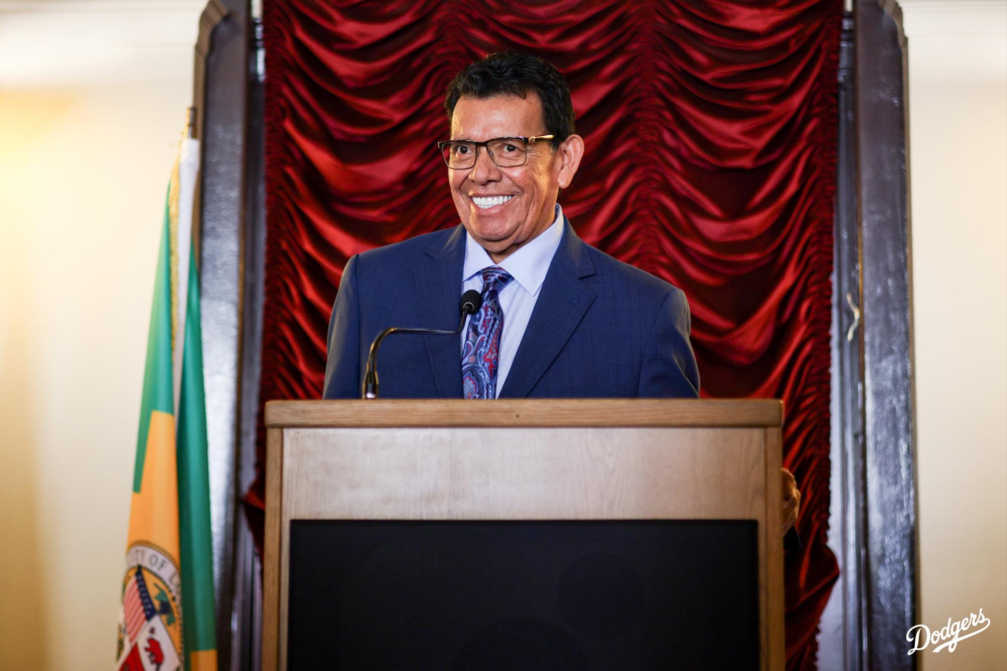 $!Proclaman el 11 de agosto el Día de Fernando Valenzuela en Los Ángeles