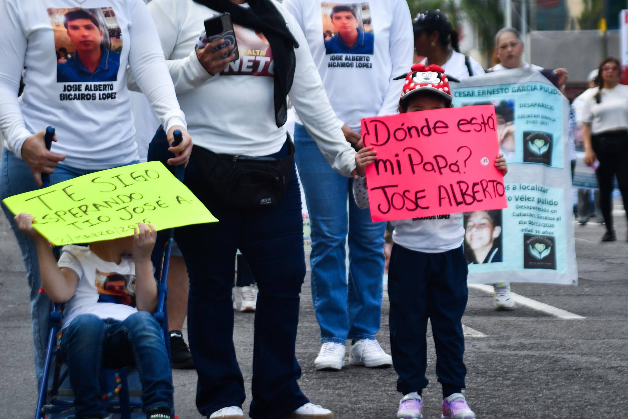 $!En Culiacán, marchan familias para visibilizar crisis de desapariciones en Sinaloa