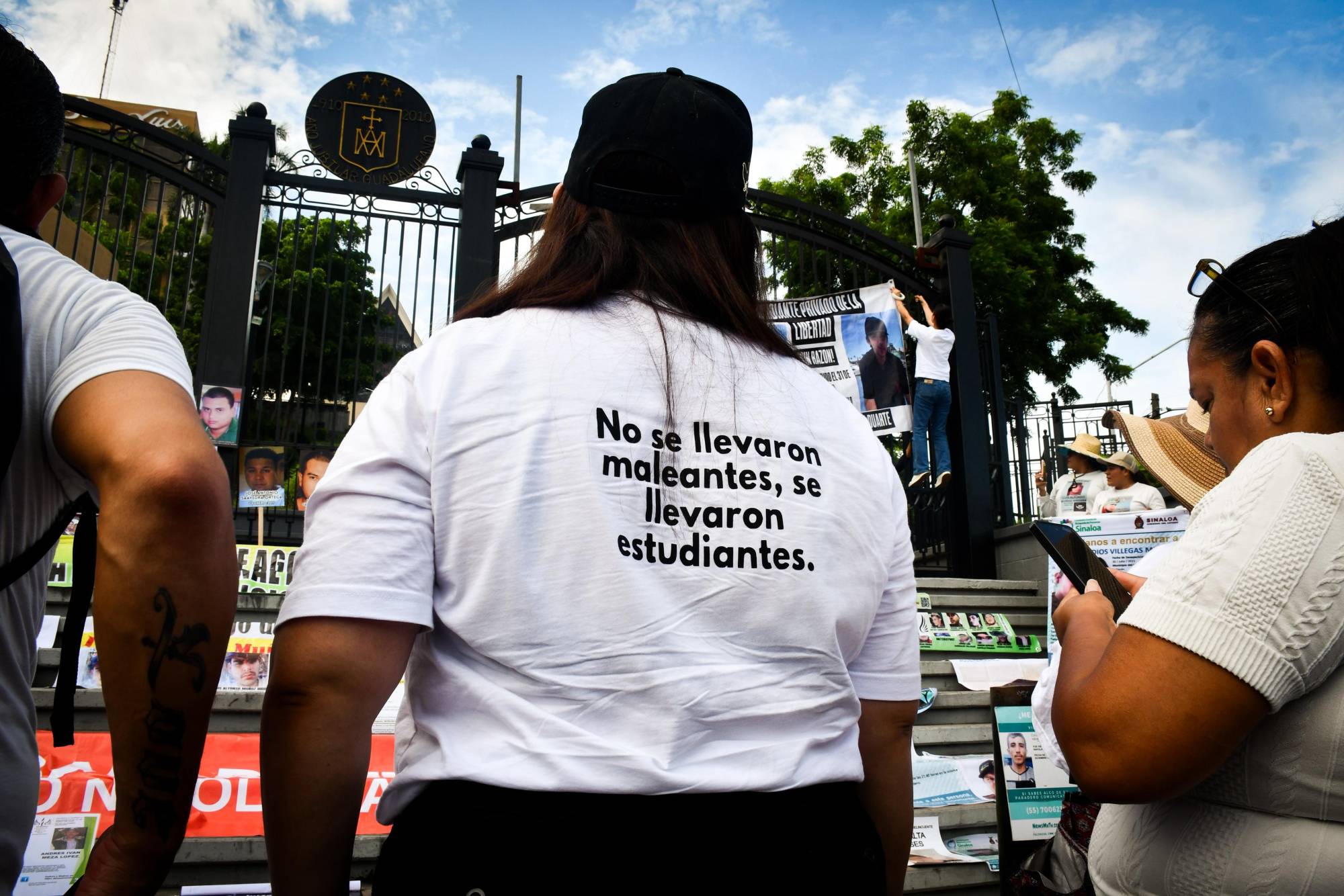 $!En Culiacán, marchan familias para visibilizar crisis de desapariciones en Sinaloa