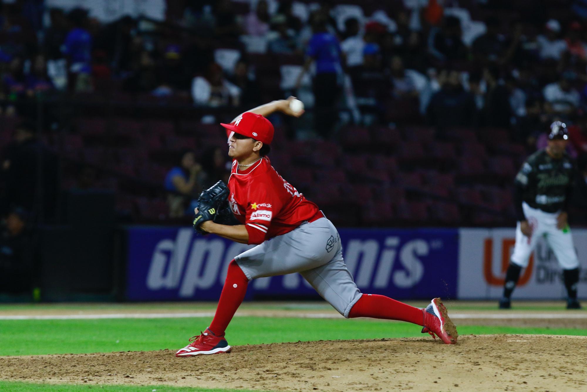 $!Victoria tinta en sangre para Tomateros de Culiacán en la ‘Guerra Civil’