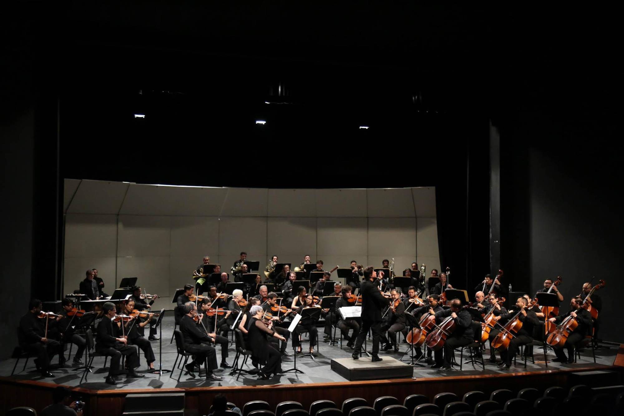 $!El concierto se llevó a cabo en el Teatro Pablo de Villavicencio.