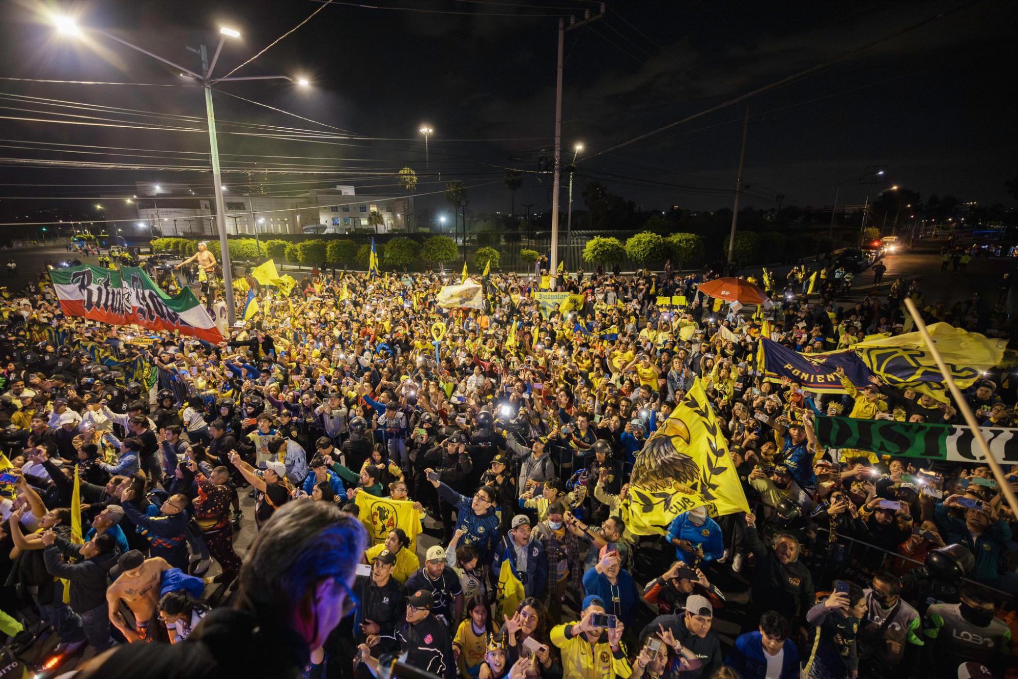 $!América celebra su histórico tricampeonato con su afición en el Estadio Azteca