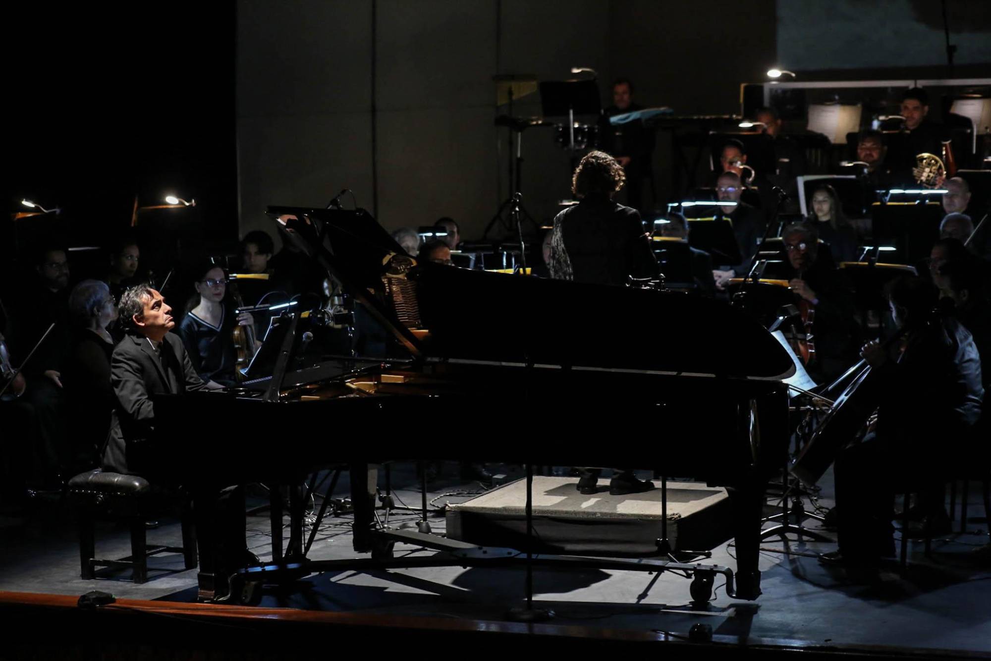 $!Uno de los momentos más destacados de la velada fue la participación del pianista Josu Okiñena.