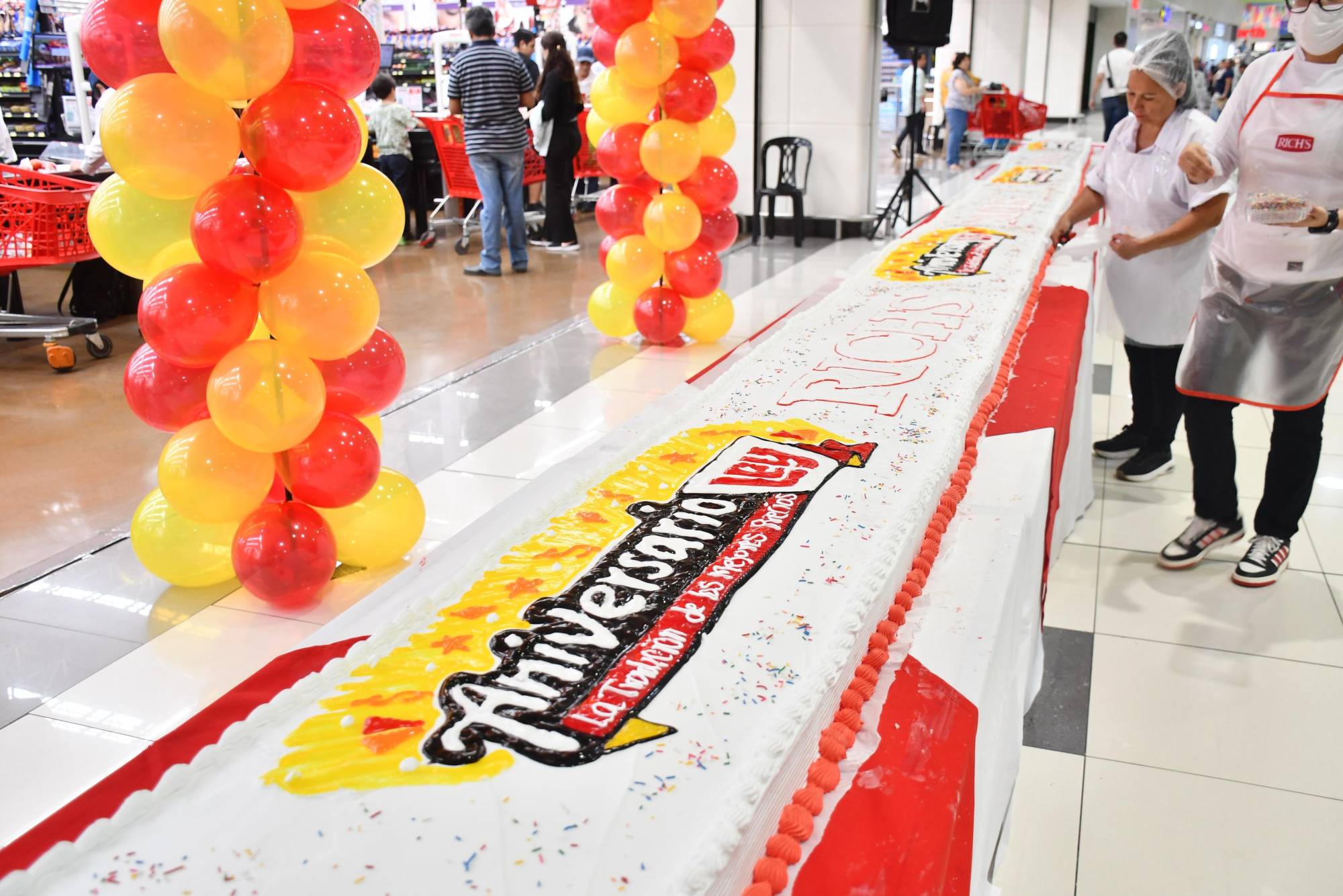 $!Casa Ley celebra 71 años de su fundación junto a sus clientes en Culiacán