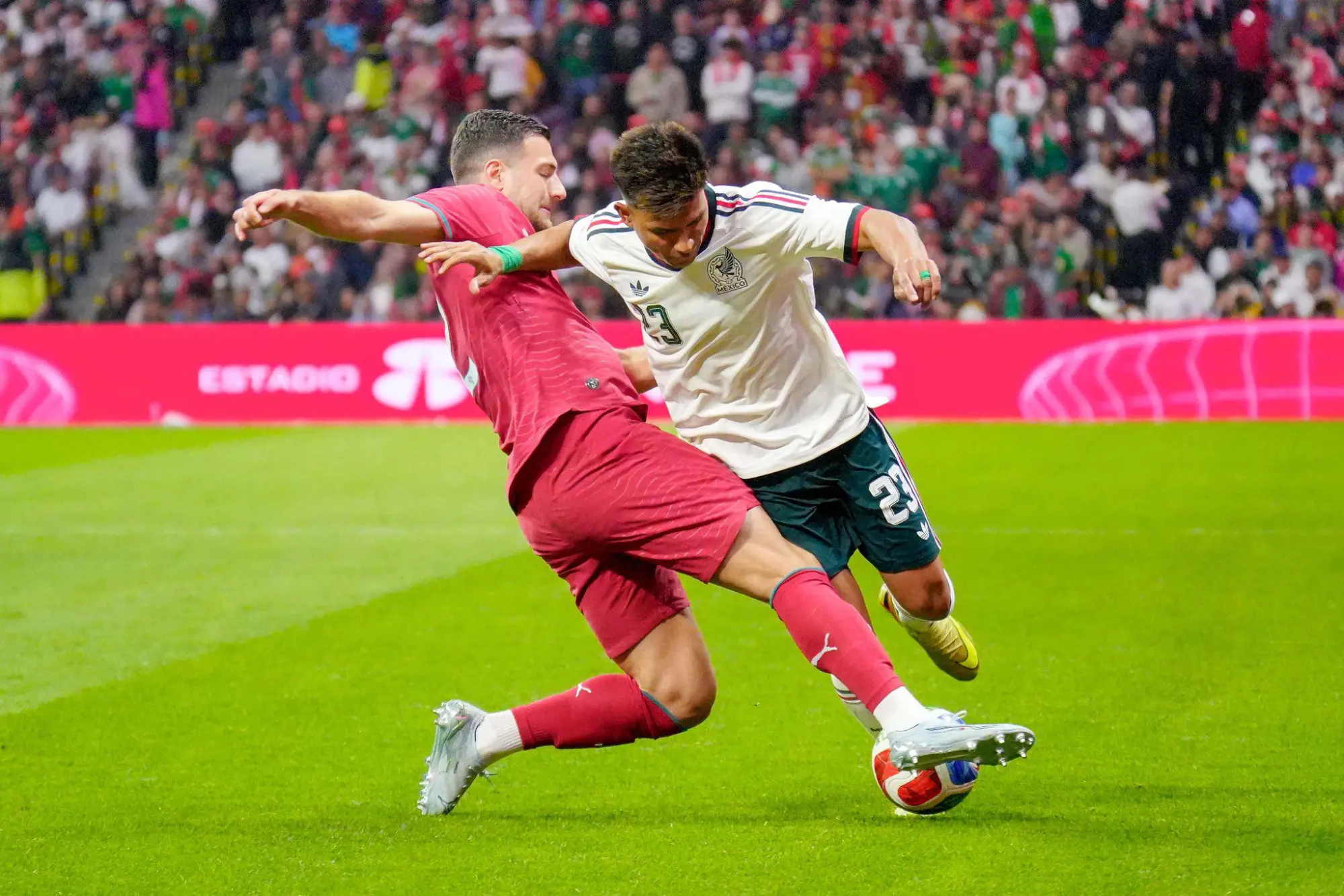 $!México y Portugal firman empate sin goles en el regreso del Azteca
