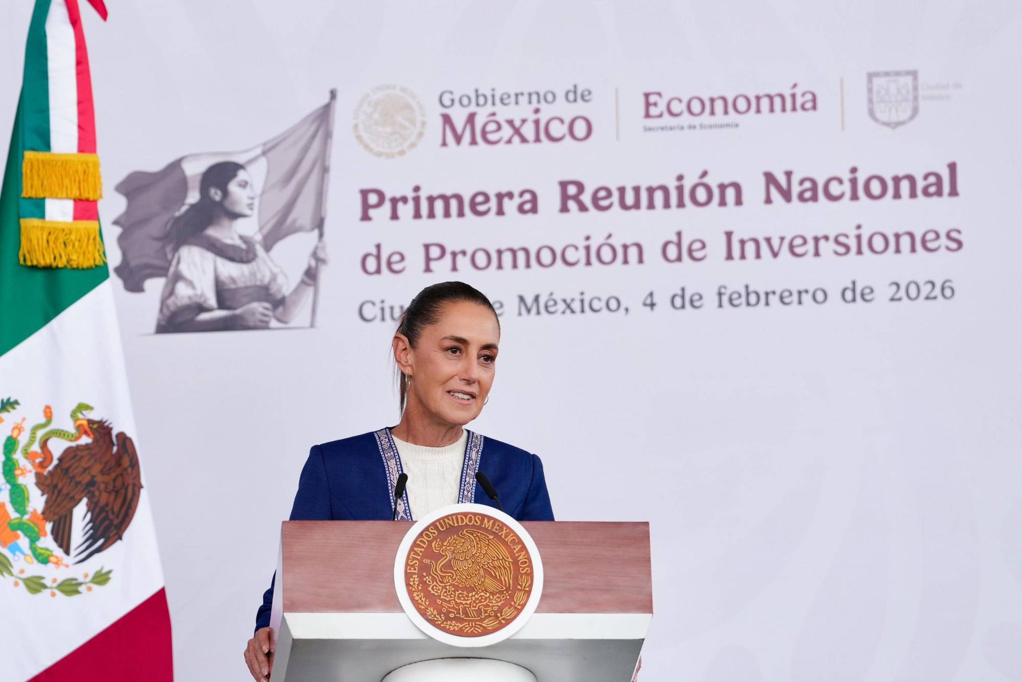 $!Sheinbaum llama a empresarios a impulsar inversiones y prevé un mejor 2026 para México