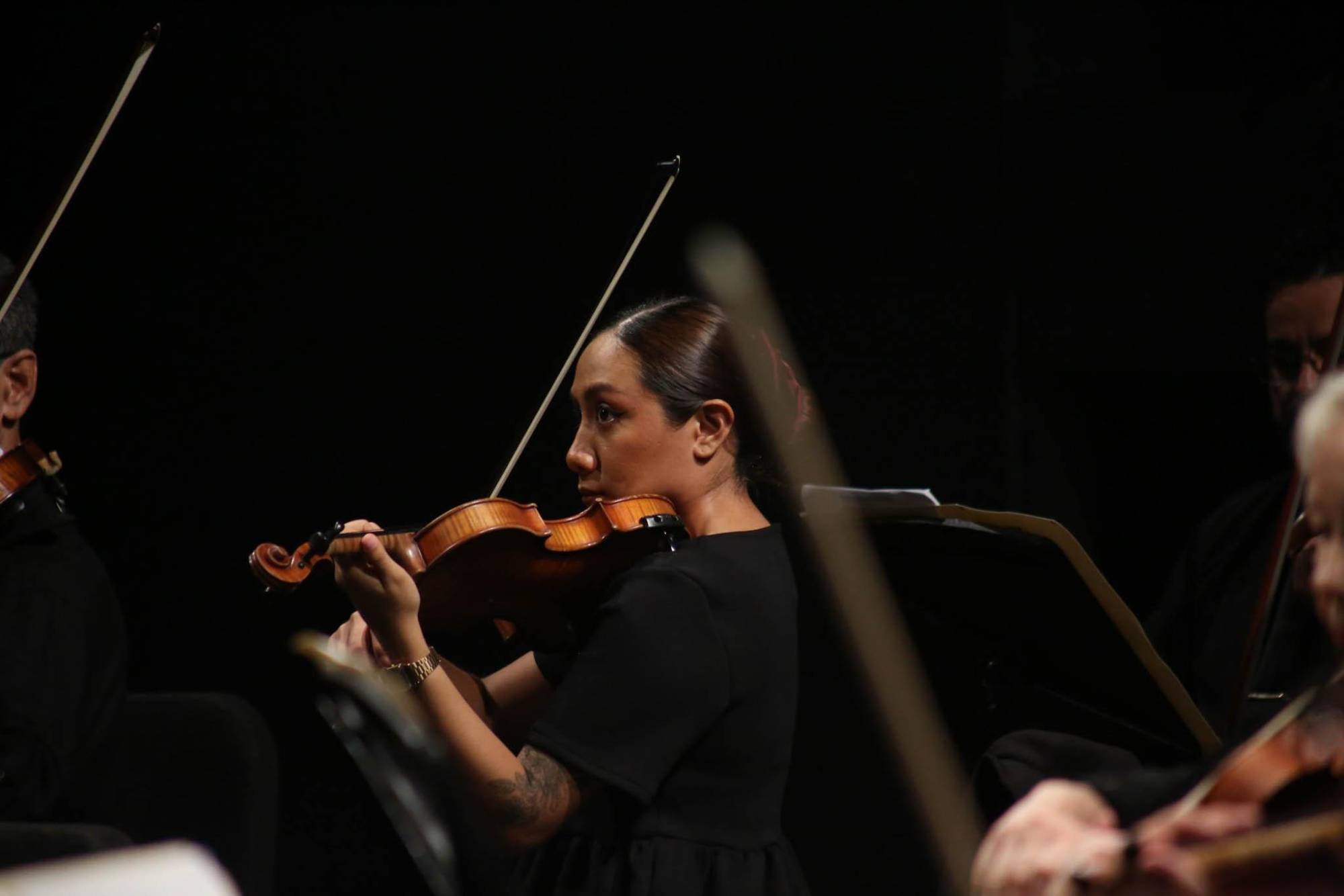 $!La velada destacó por su atmósfera íntima y por la conexión lograda entre la orquesta y el público.