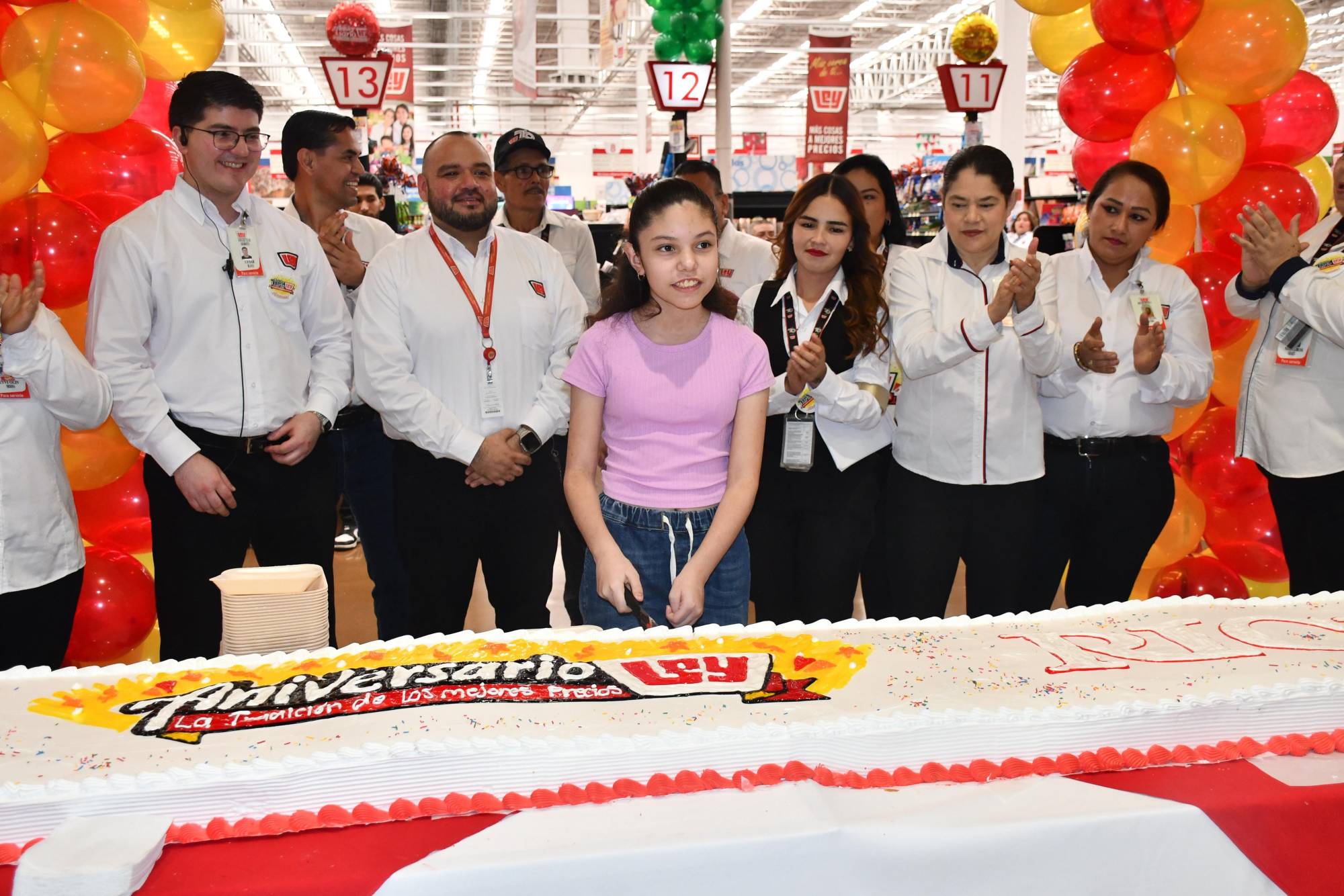 $!Casa Ley celebra 71 años de su fundación junto a sus clientes en Culiacán