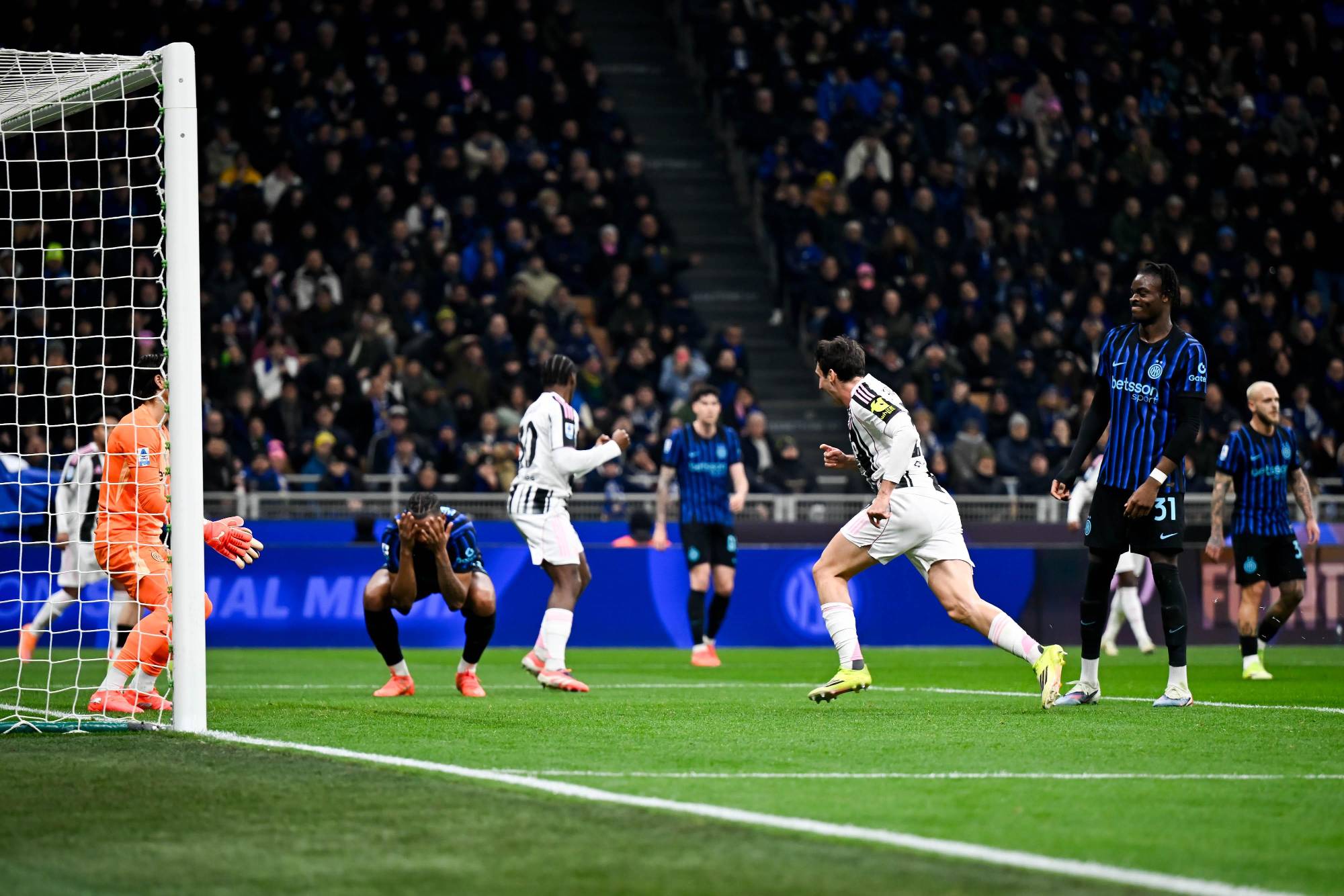 $!Zielinski da al Inter un triunfo que huele a ‘Scudetto’