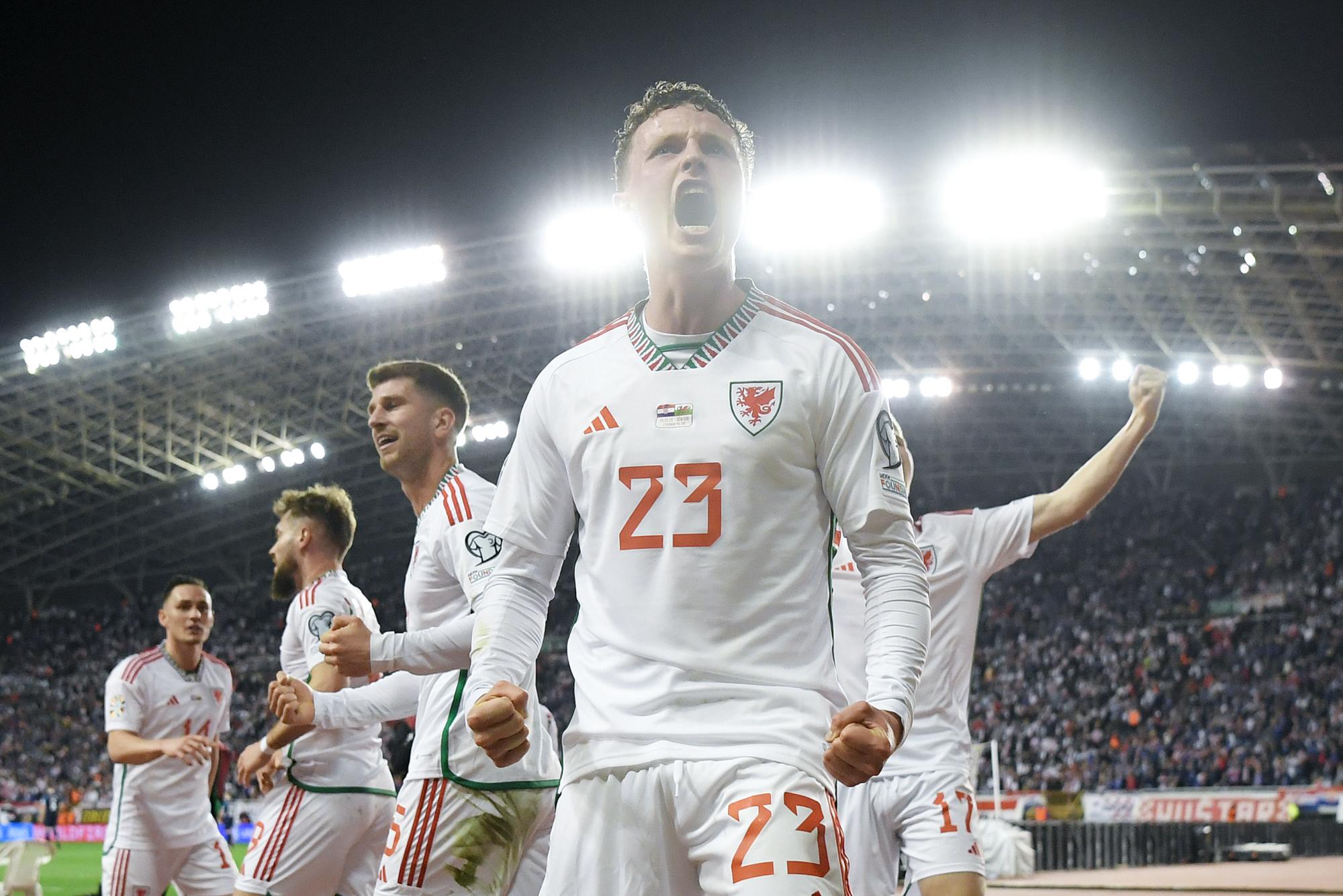 $!Joselu guía a España a golear a Noruega