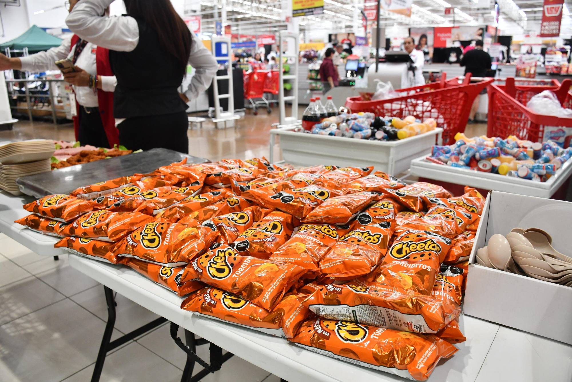 $!Casa Ley celebra 71 años de su fundación junto a sus clientes en Culiacán