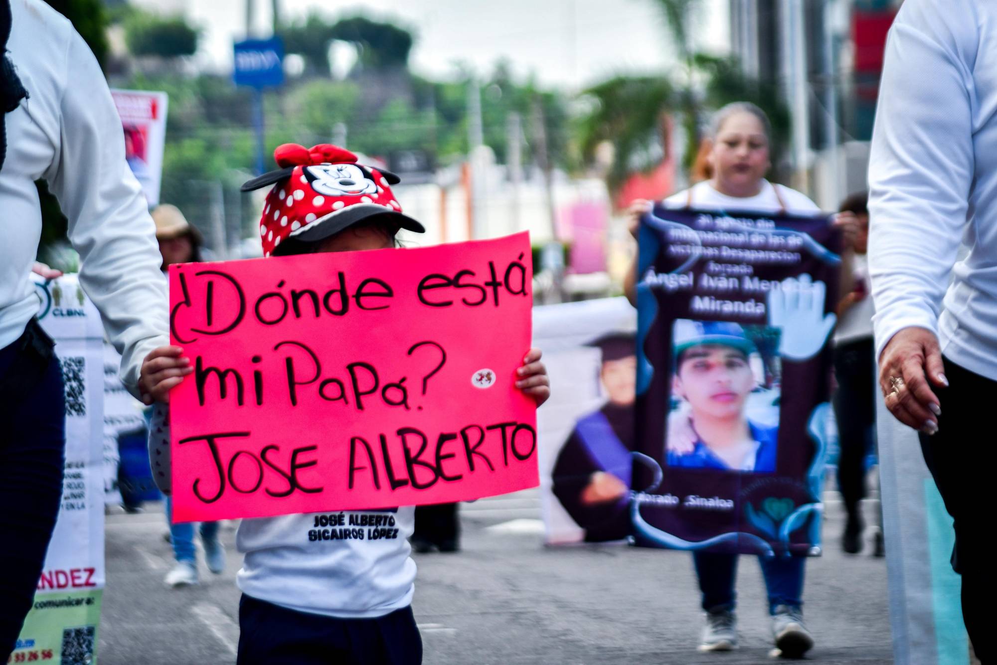 $!En Culiacán, marchan familias para visibilizar crisis de desapariciones en Sinaloa