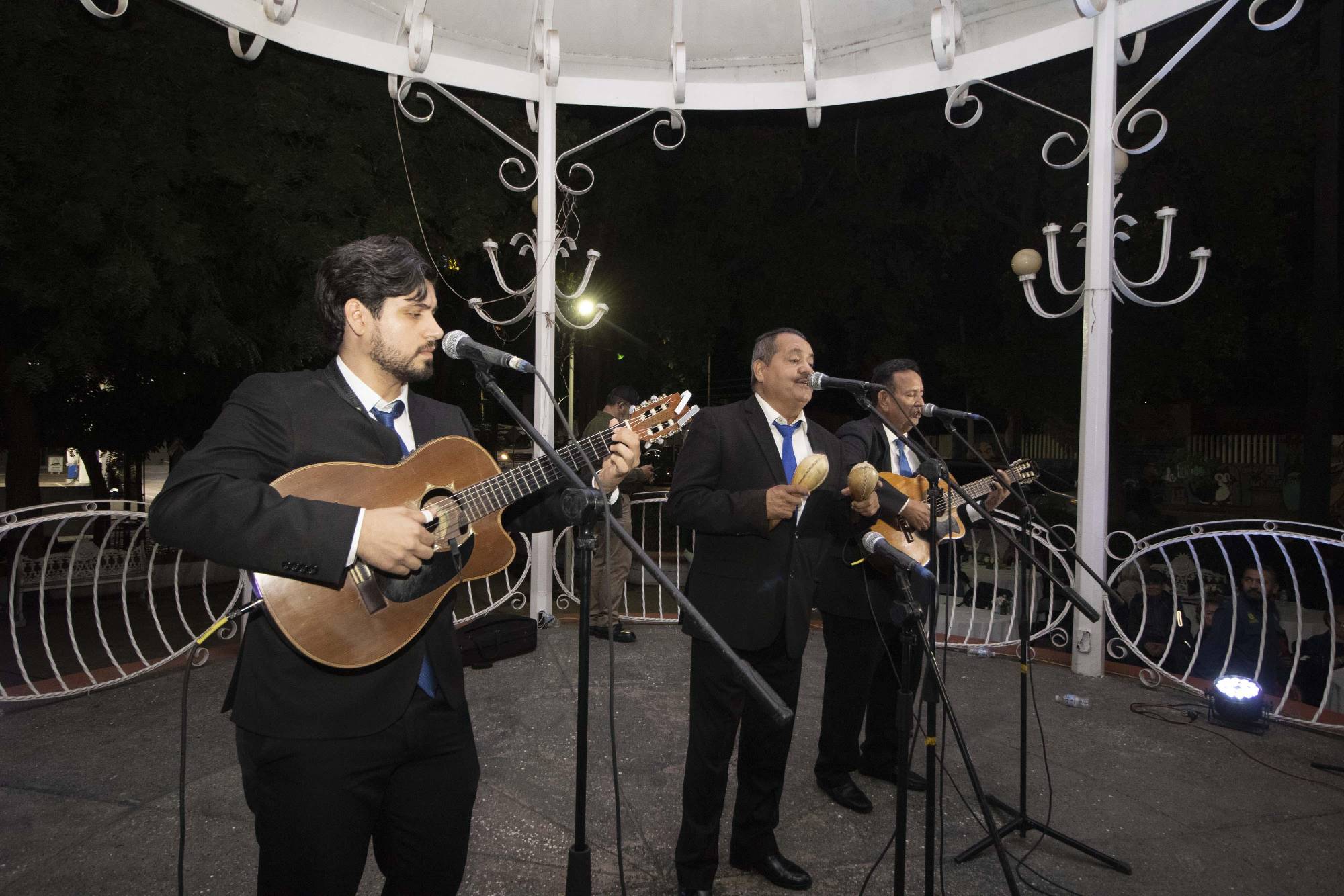 $!Trío Azteca, ya con el nuevo integrante.