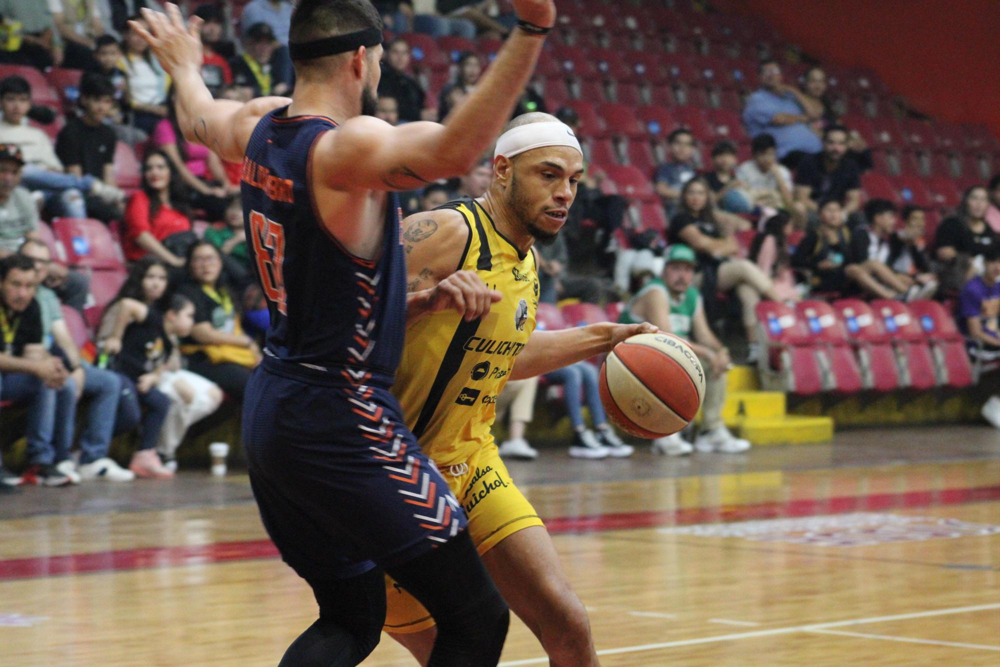 $!Tropieza Caballeros de Culiacán en casa ante Pioneros