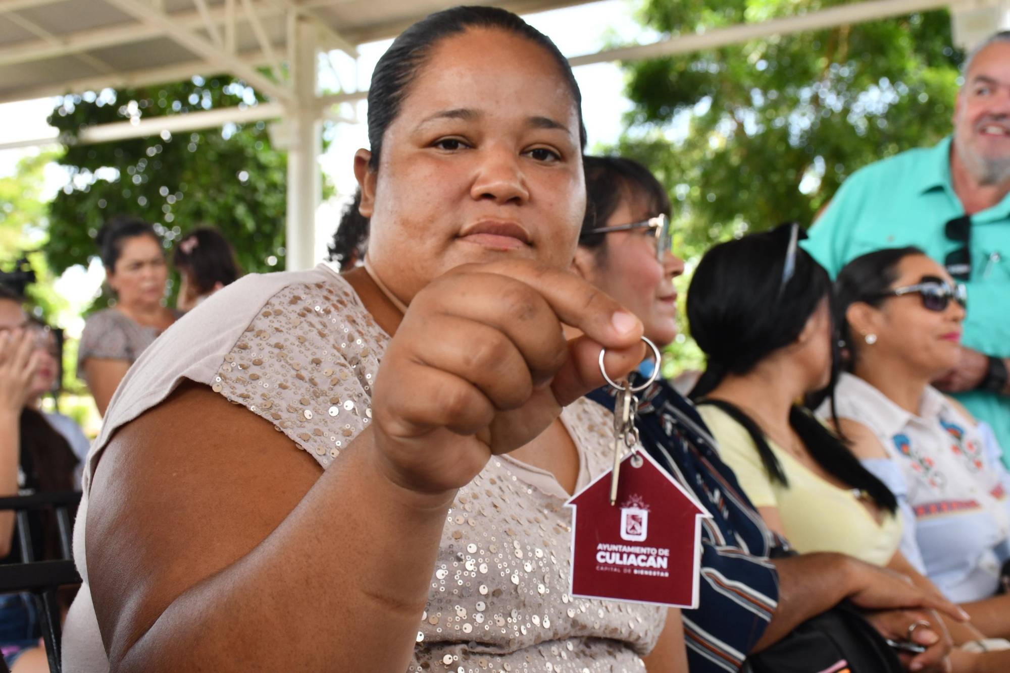 $!Inauguran techumbre y entregan viviendas en Chiqueritos, Culiacán