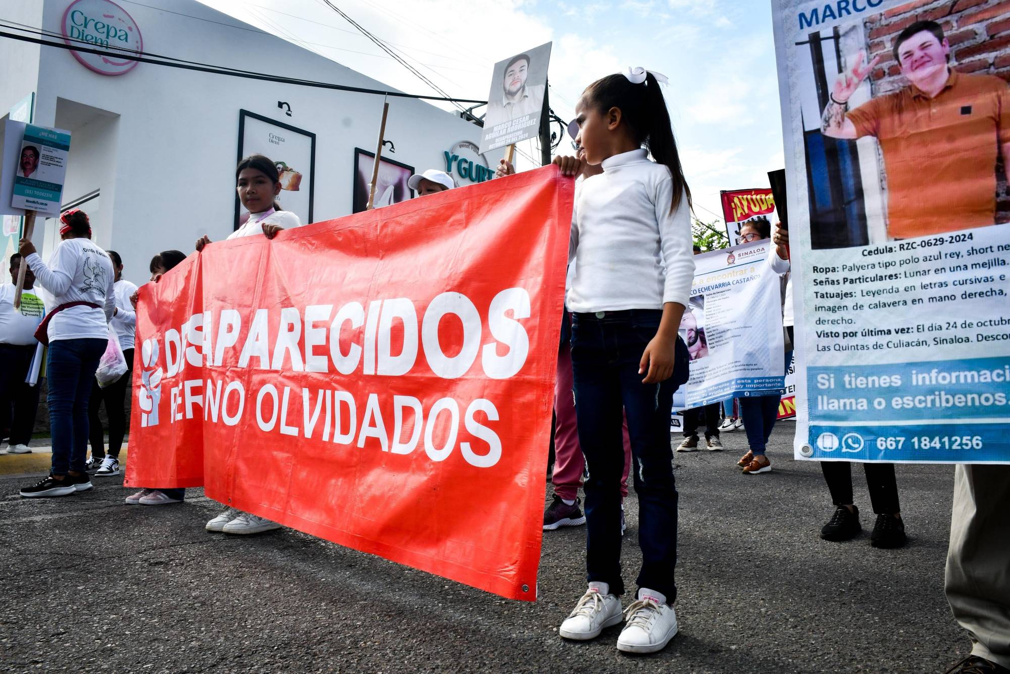 $!En Culiacán, marchan familias para visibilizar crisis de desapariciones en Sinaloa