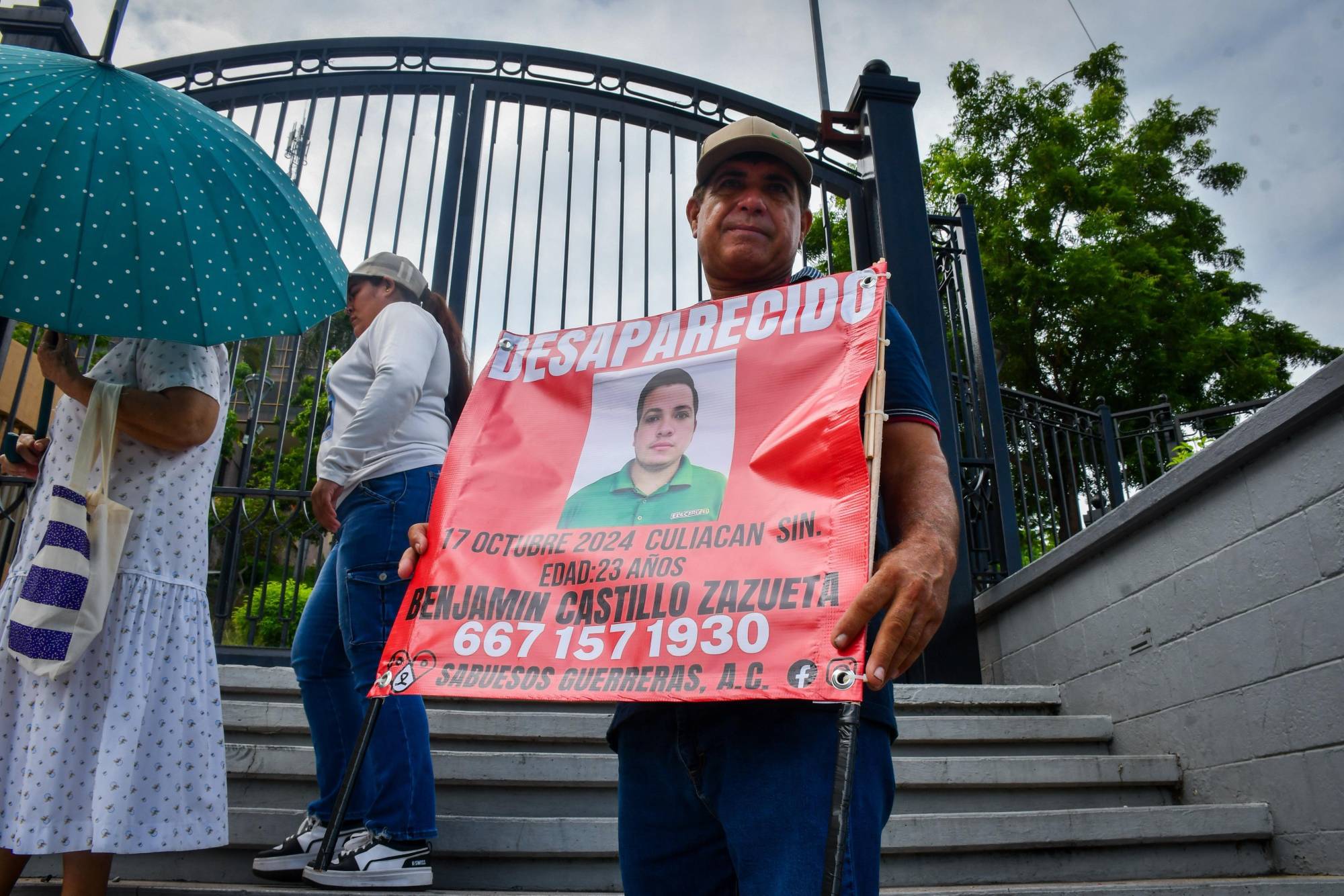 $!En Culiacán, marchan familias para visibilizar crisis de desapariciones en Sinaloa